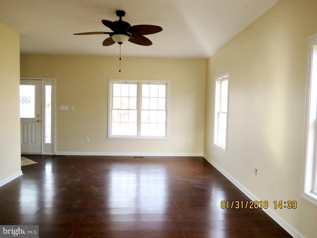 FORT HILL FARMS - Residential