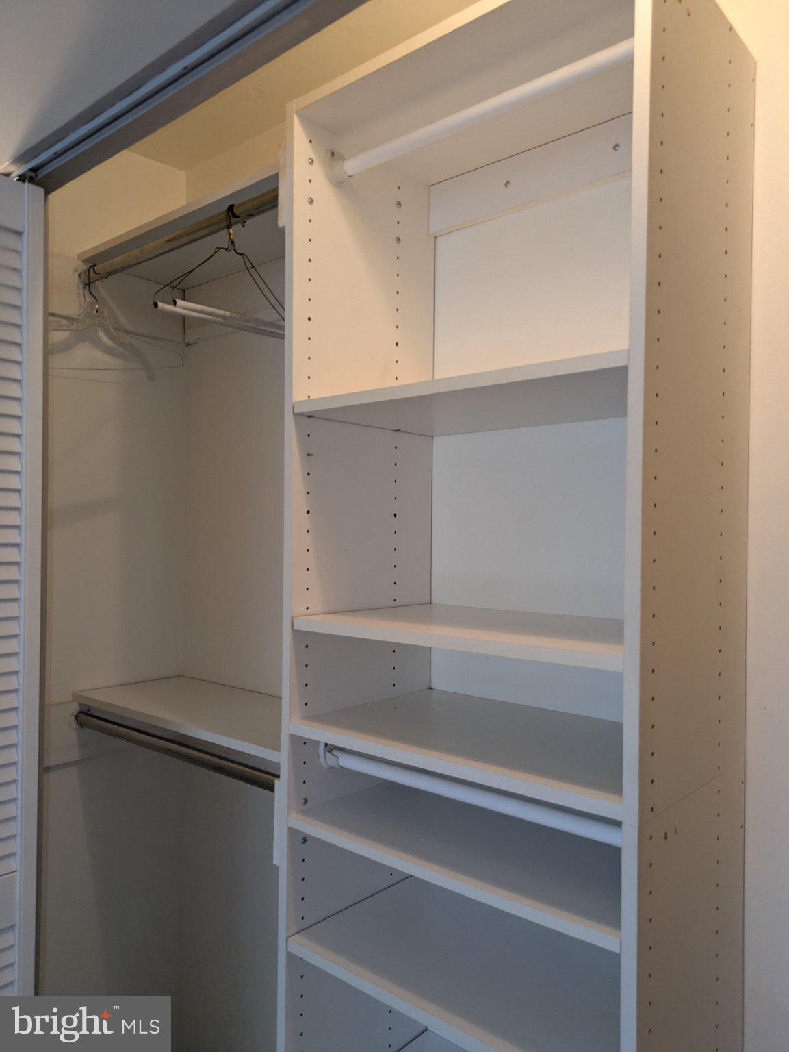 CONTEMPORARY VLG - Residential