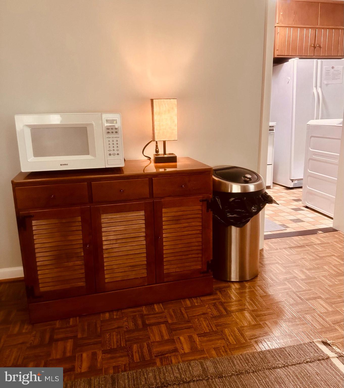 PIMMIT HILLS - Residential Lease