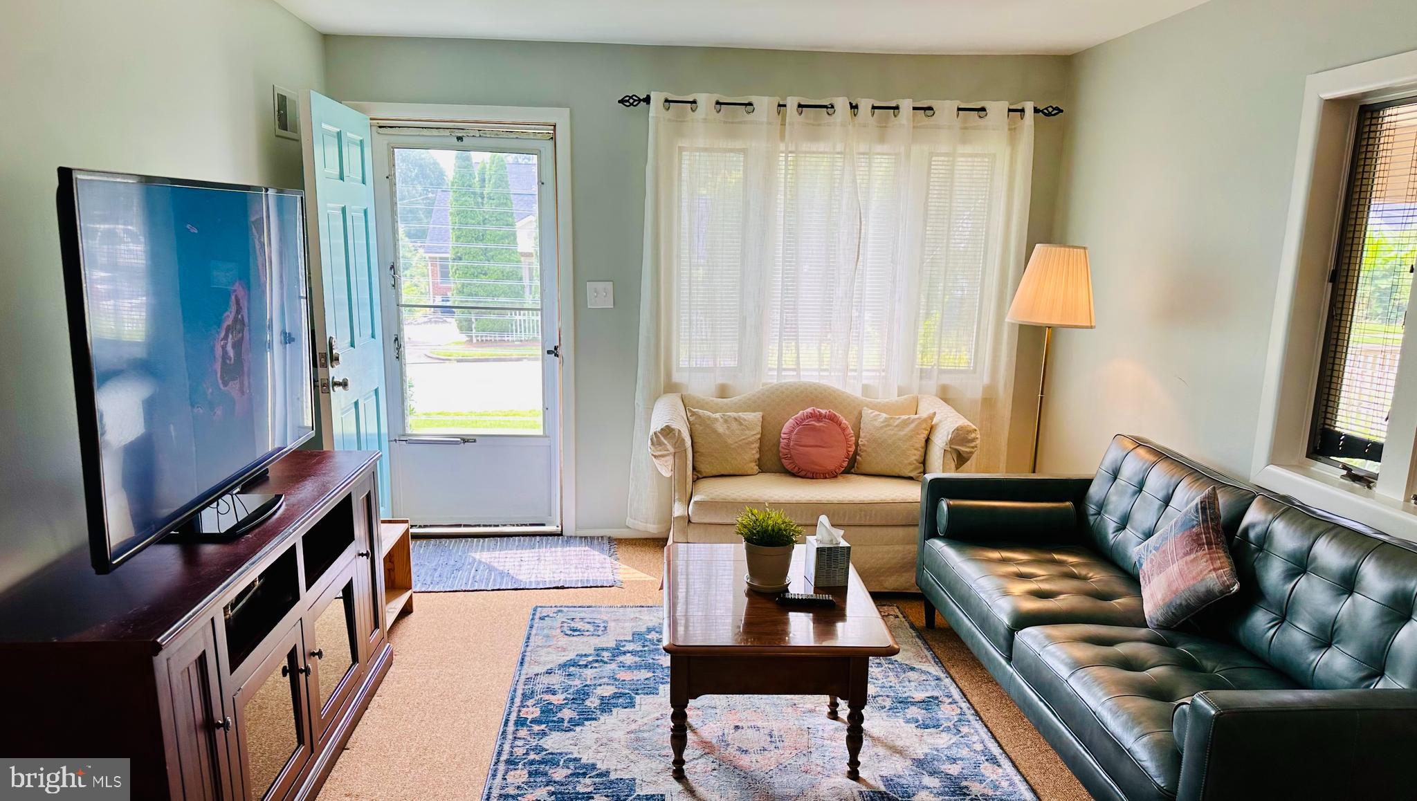 PIMMIT HILLS - Residential Lease