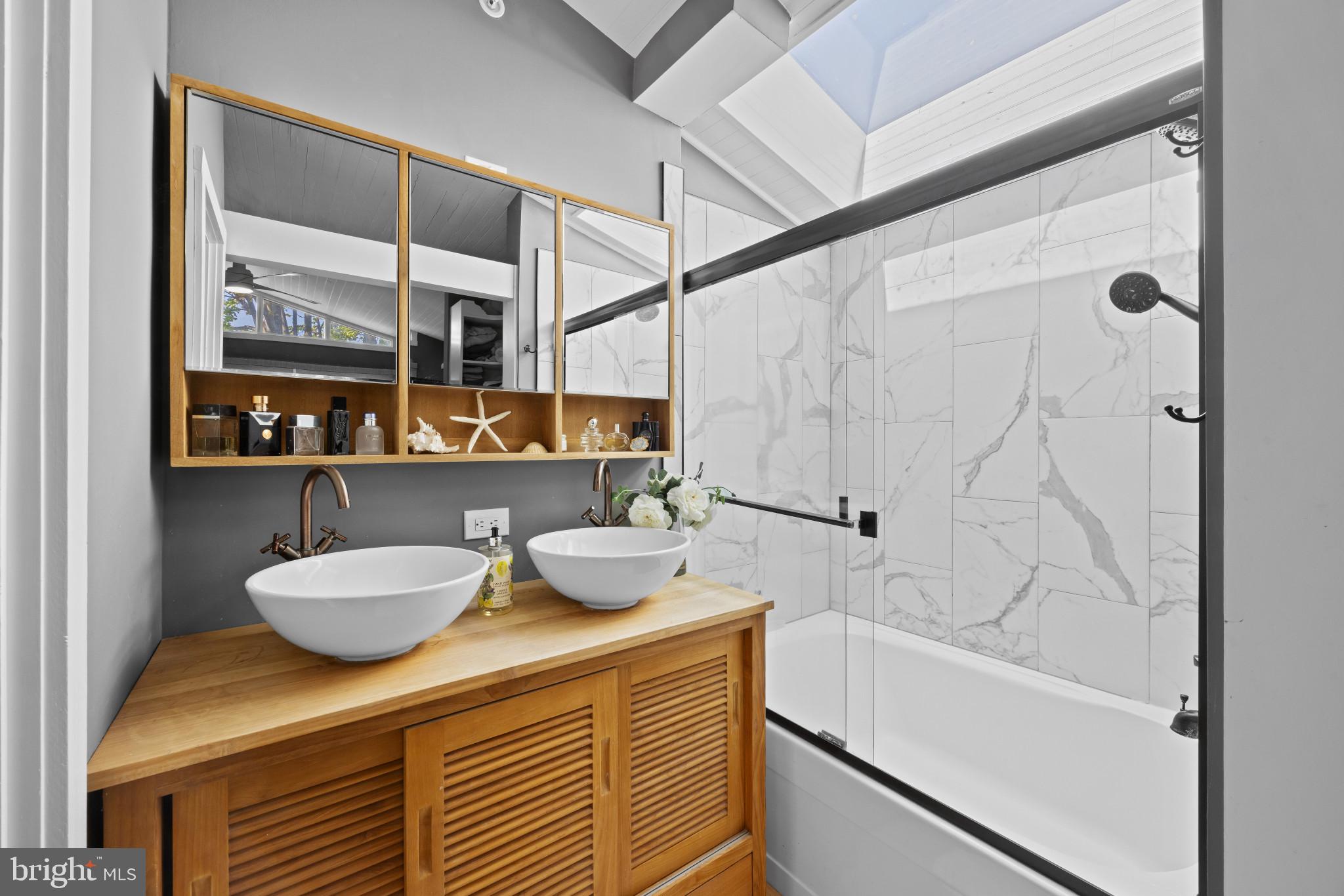 EASTPORT - Residential