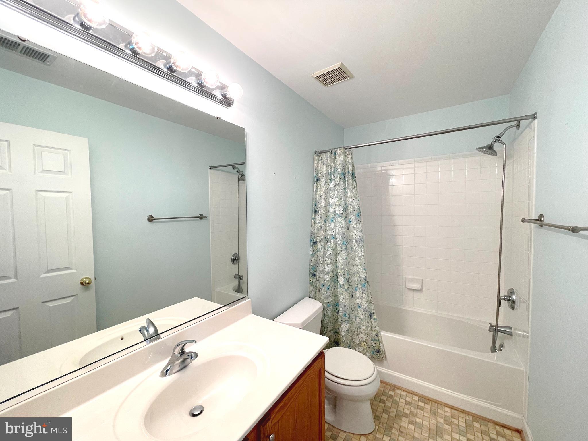 VILLAS ON WATERS EDGE - Residential Lease