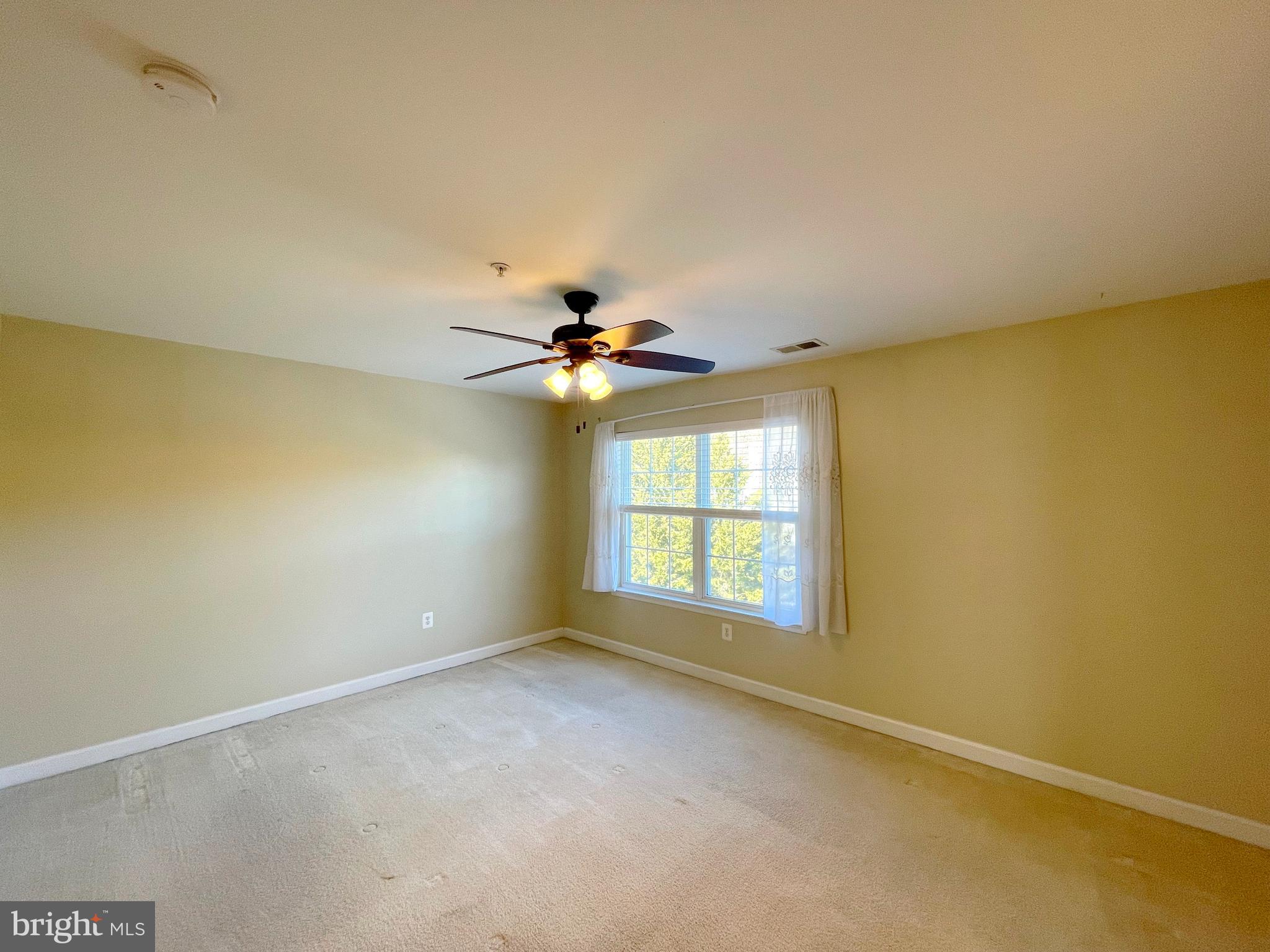 VILLAS ON WATERS EDGE - Residential Lease