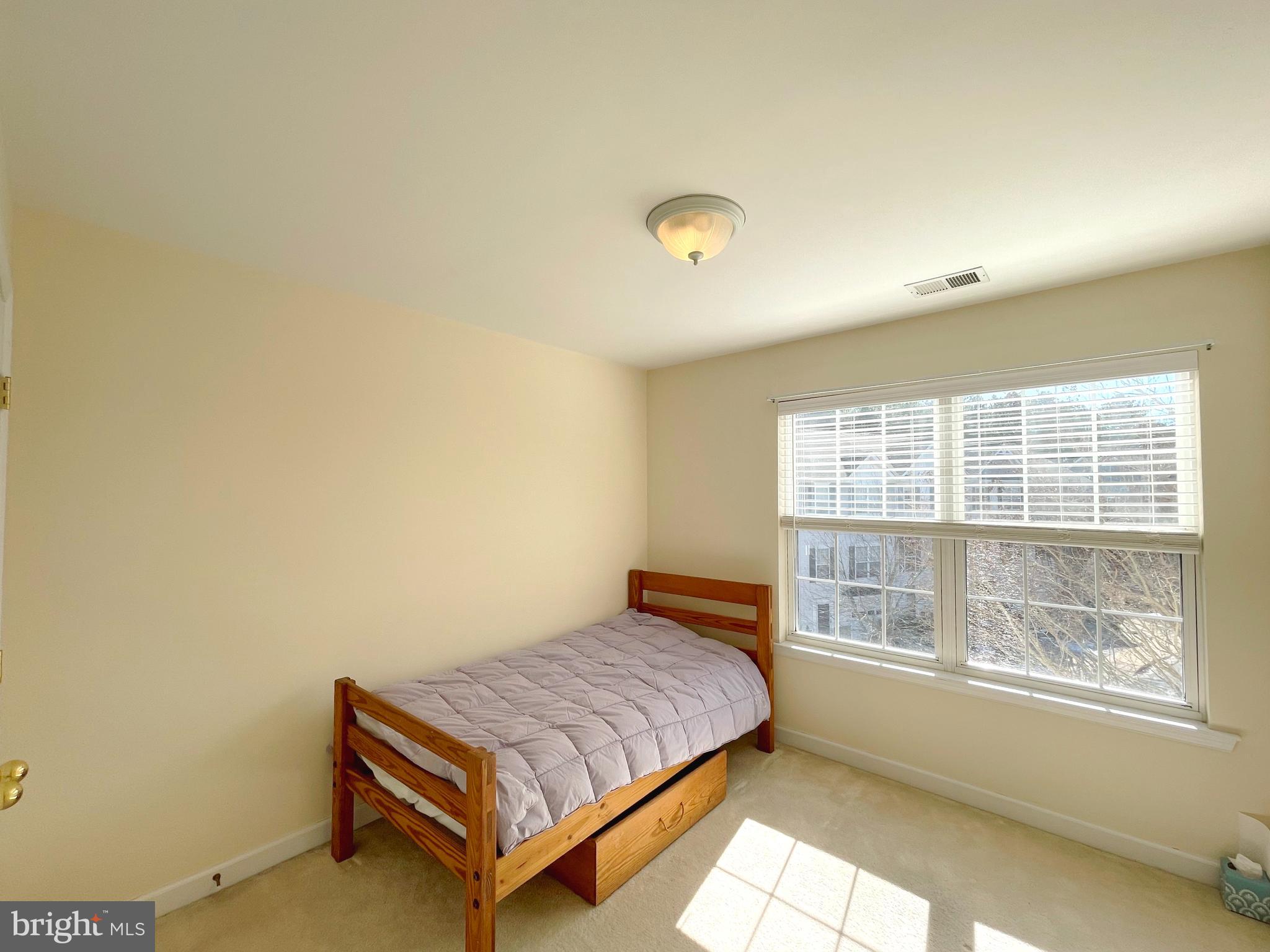 VILLAS ON WATERS EDGE - Residential Lease