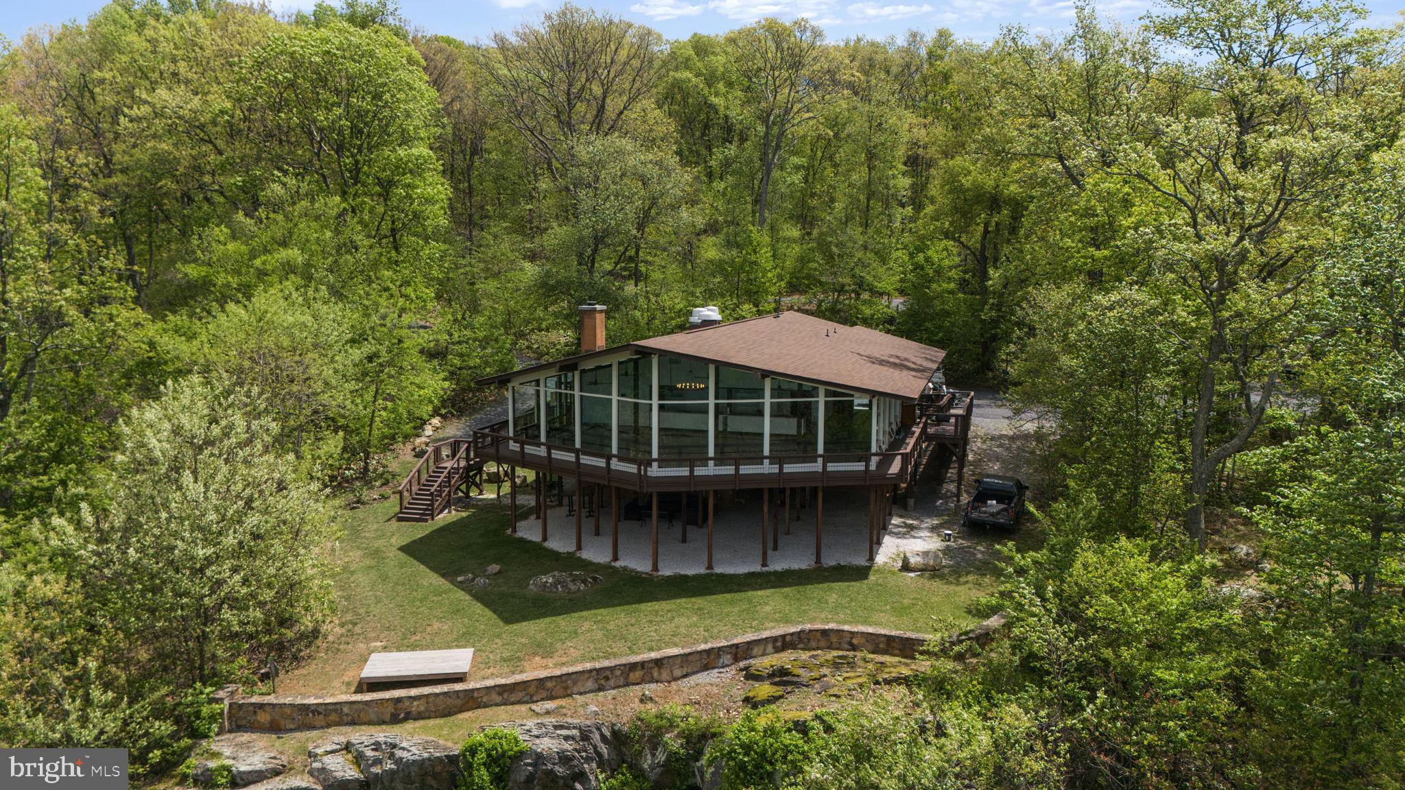 BLUE MOUNTAIN - Residential