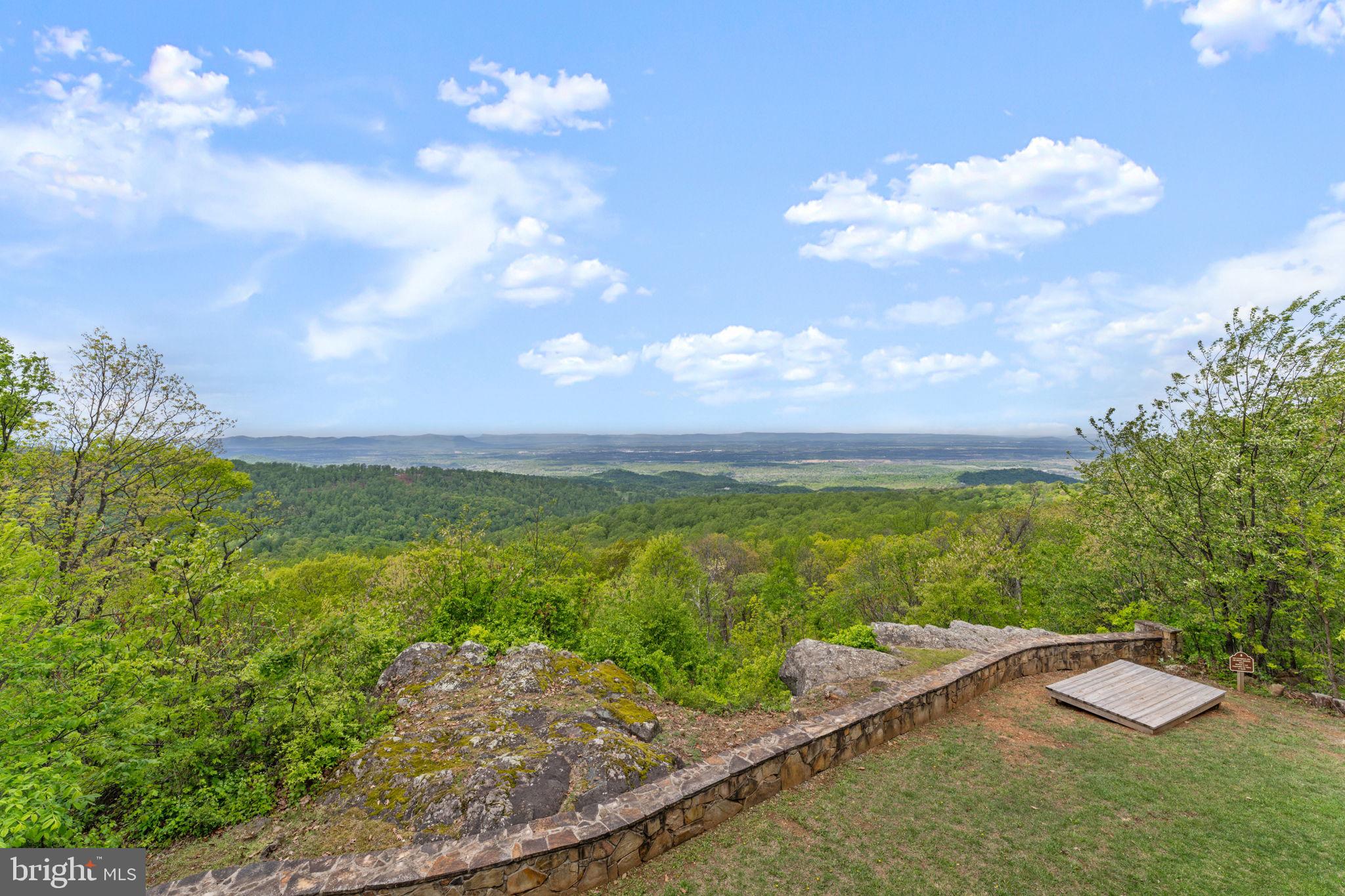 BLUE MOUNTAIN - Residential