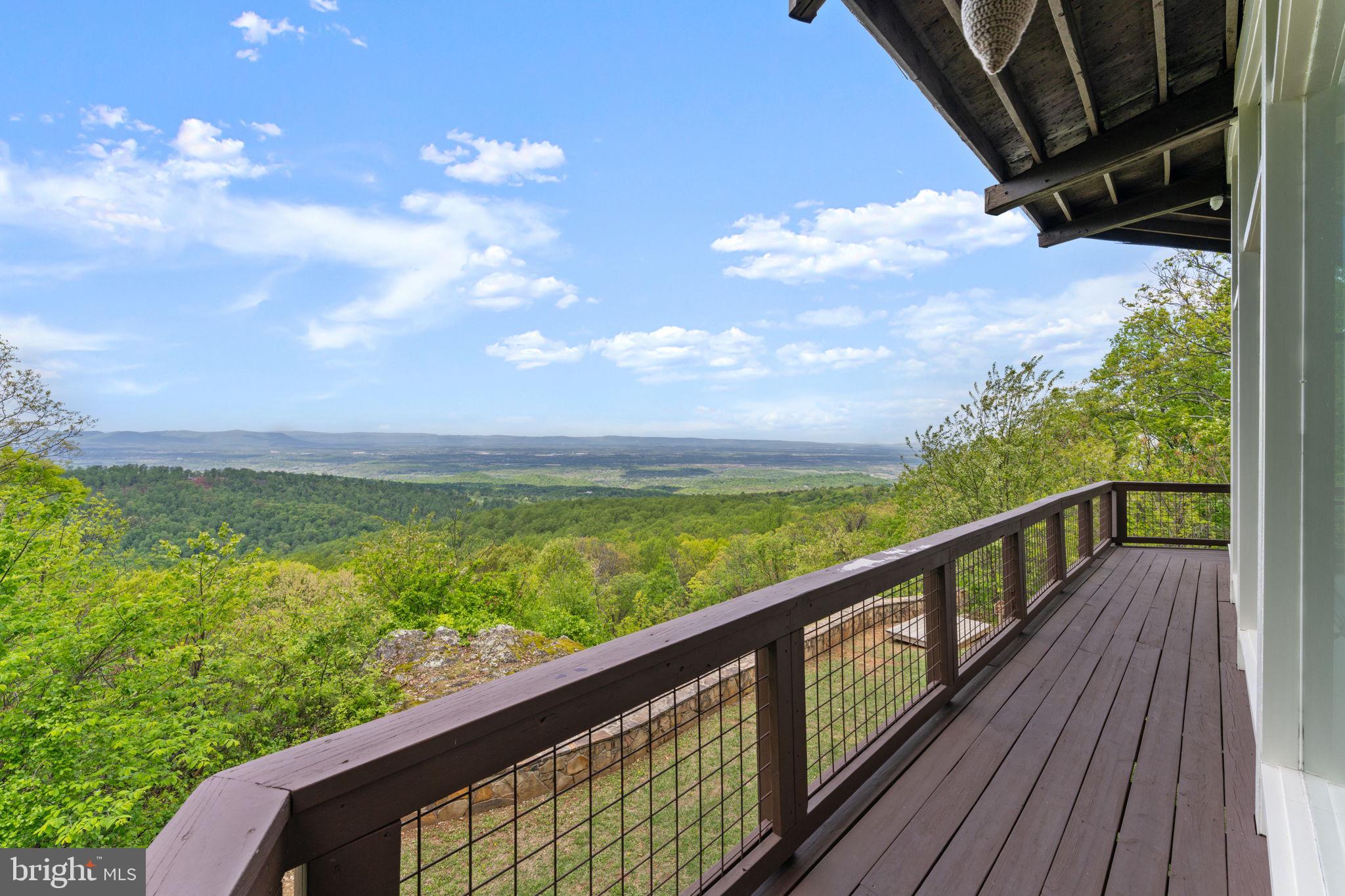BLUE MOUNTAIN - Residential
