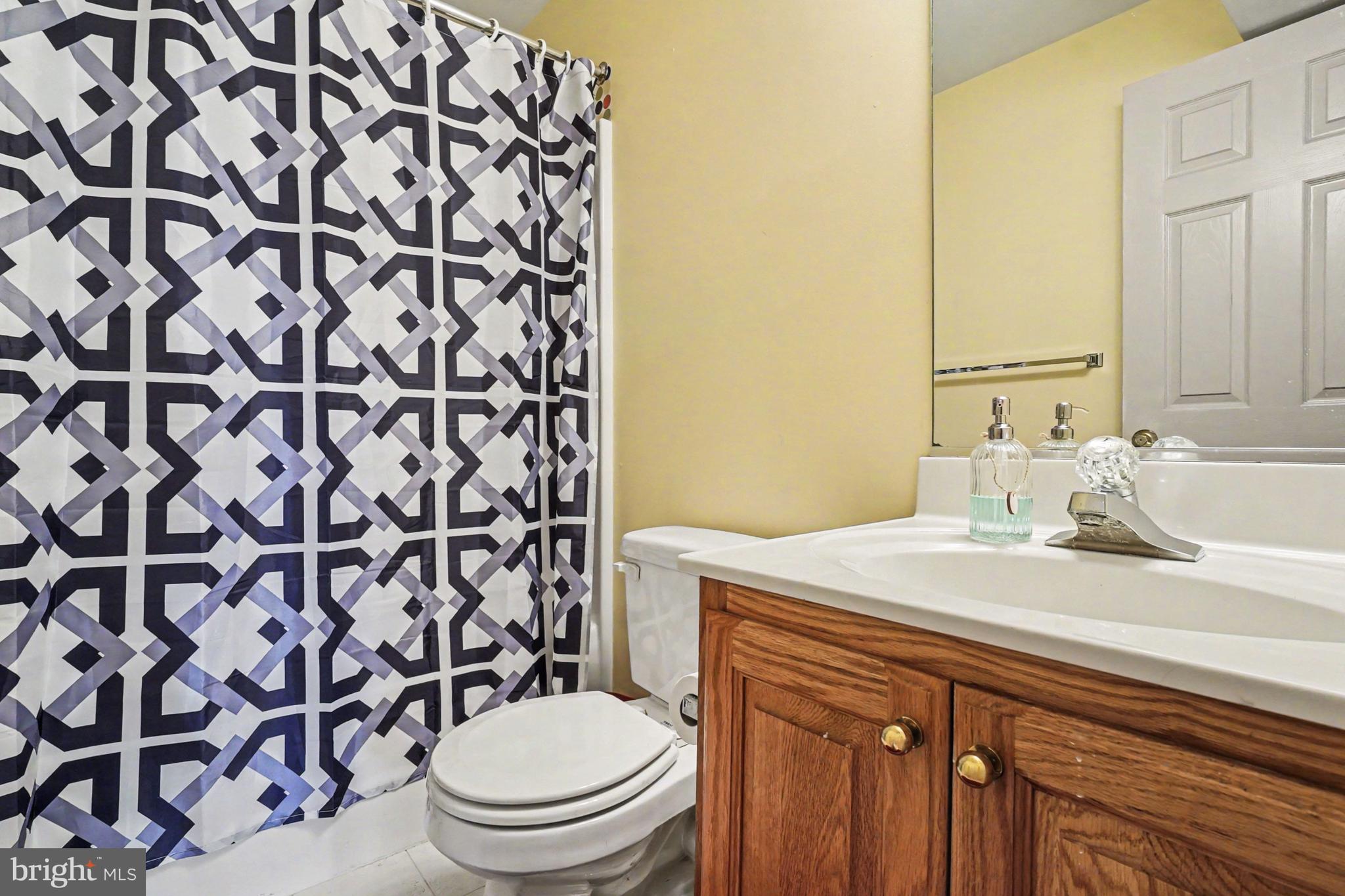 CONSTANT FRIENDSHIP - Residential