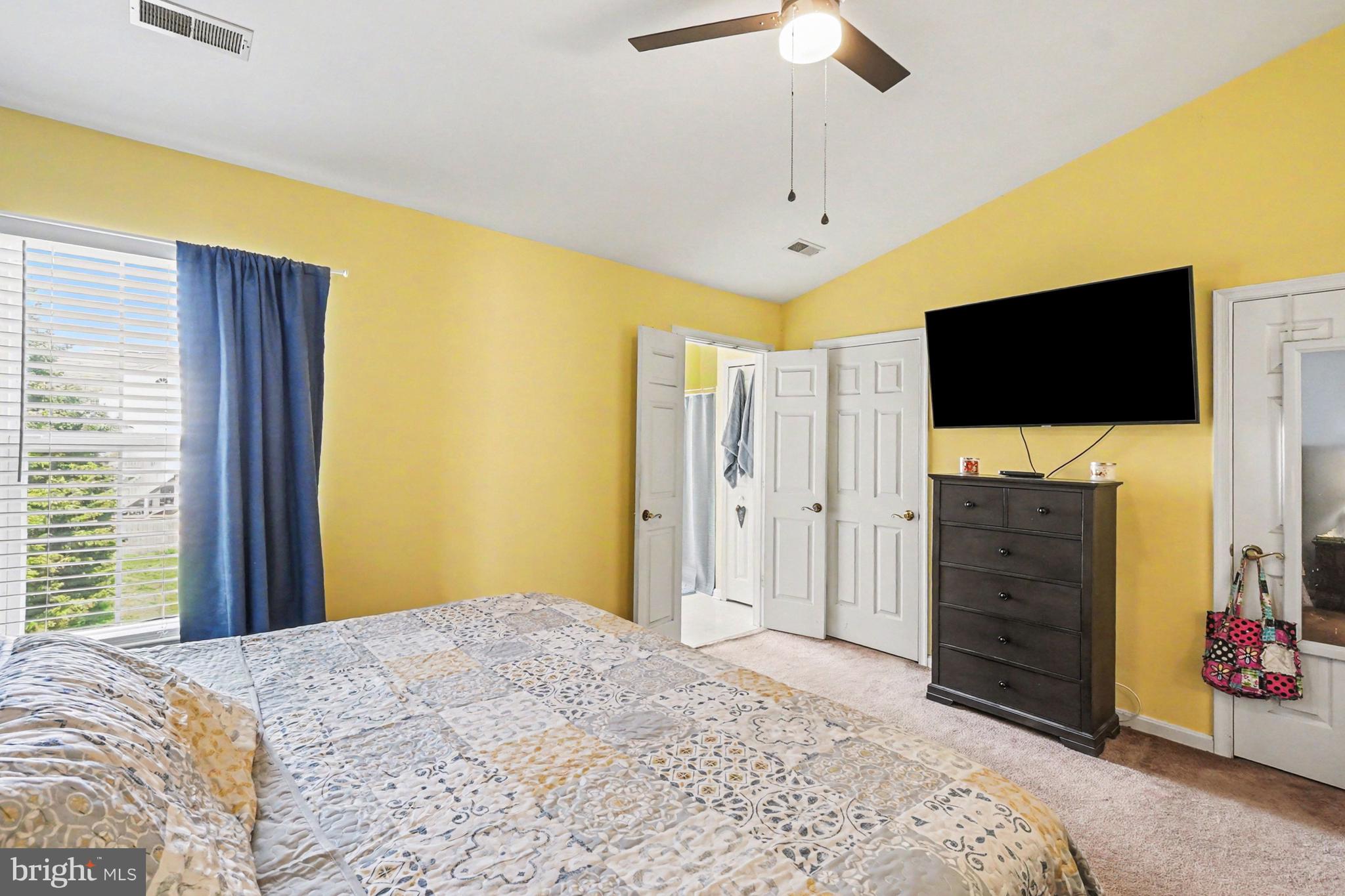 CONSTANT FRIENDSHIP - Residential