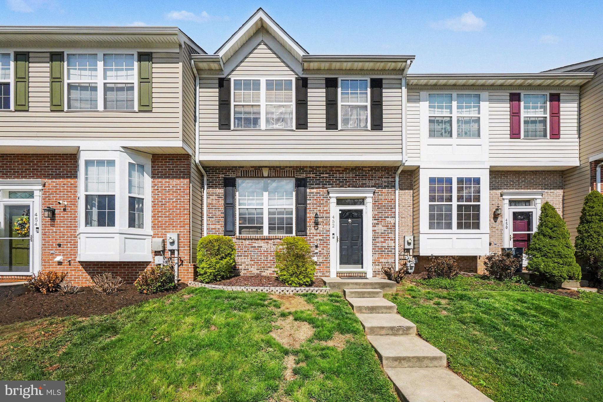 CONSTANT FRIENDSHIP - Residential