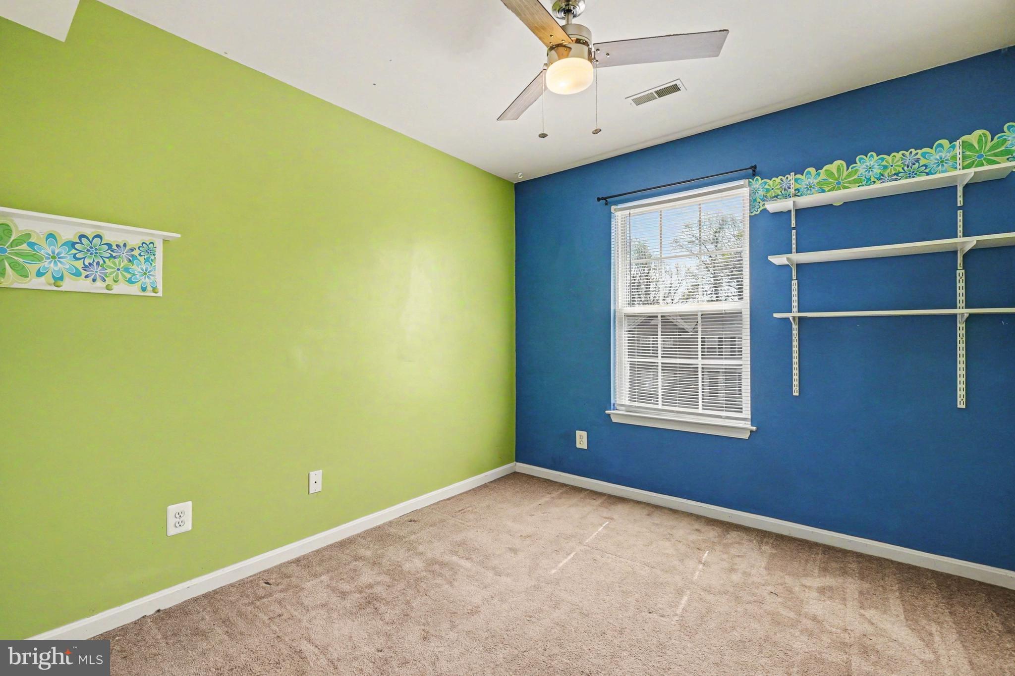 CONSTANT FRIENDSHIP - Residential