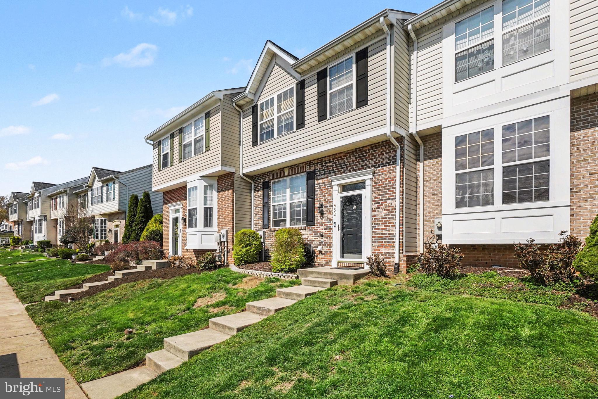 CONSTANT FRIENDSHIP - Residential