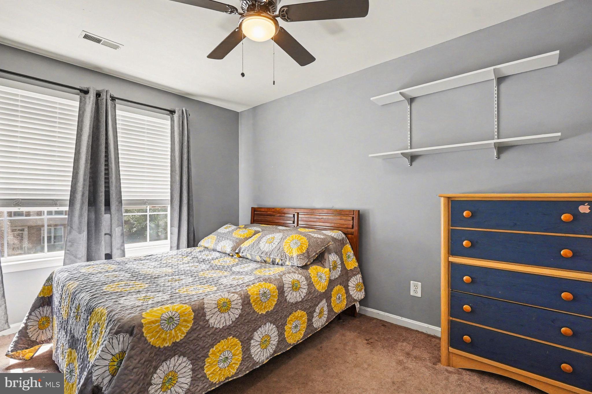 CONSTANT FRIENDSHIP - Residential