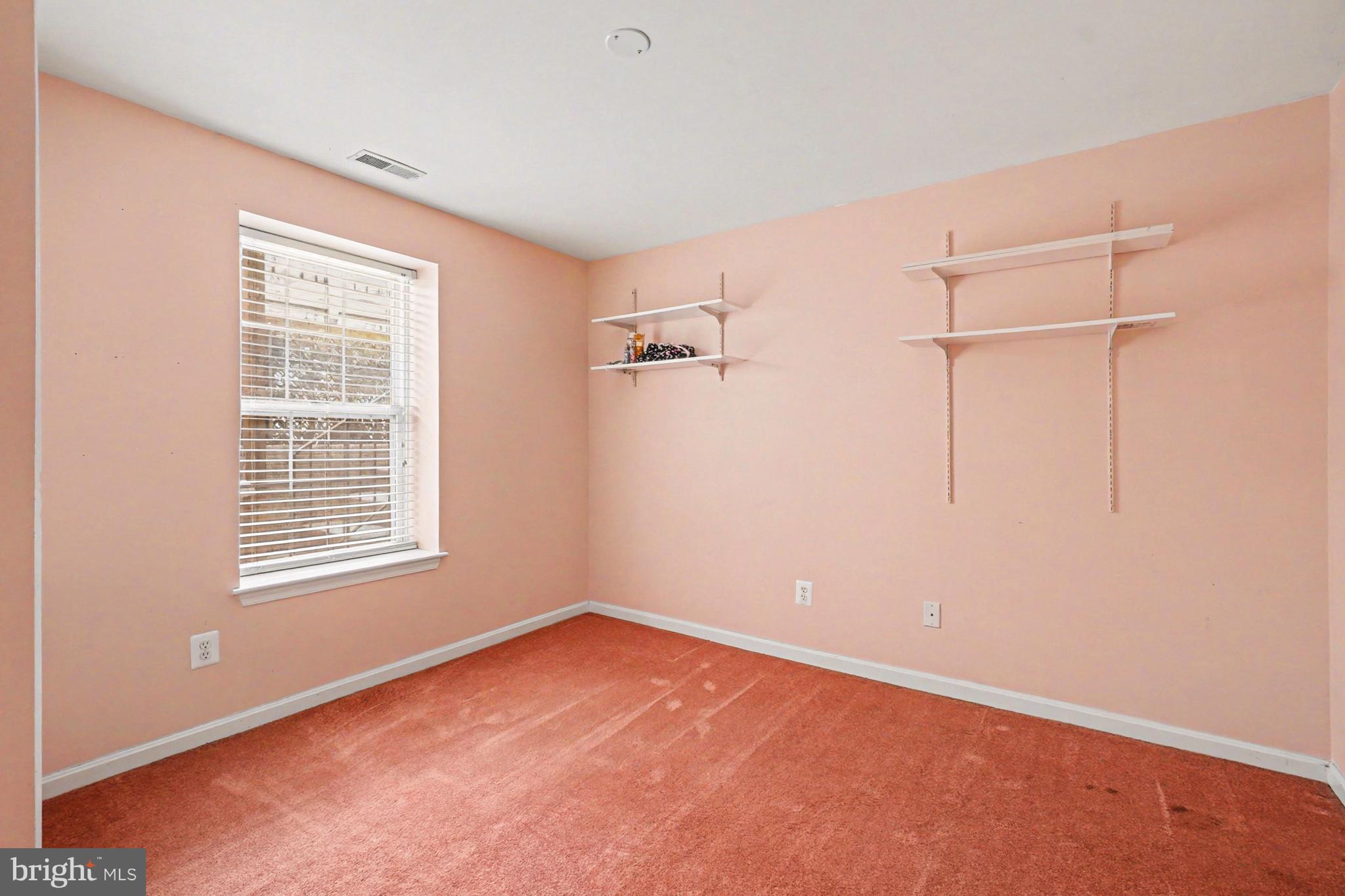 CONSTANT FRIENDSHIP - Residential