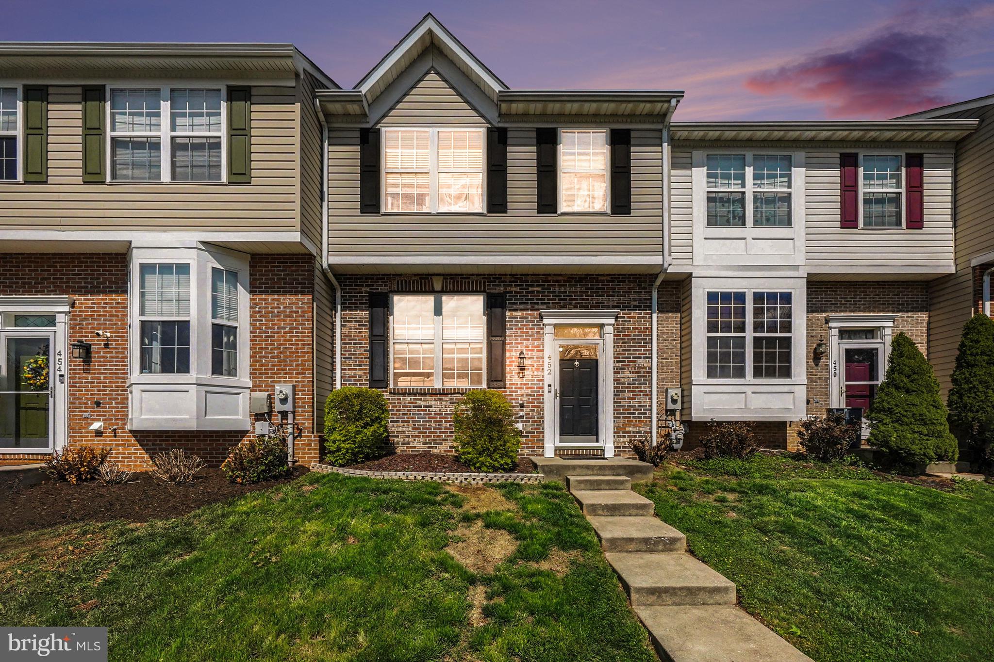 CONSTANT FRIENDSHIP - Residential