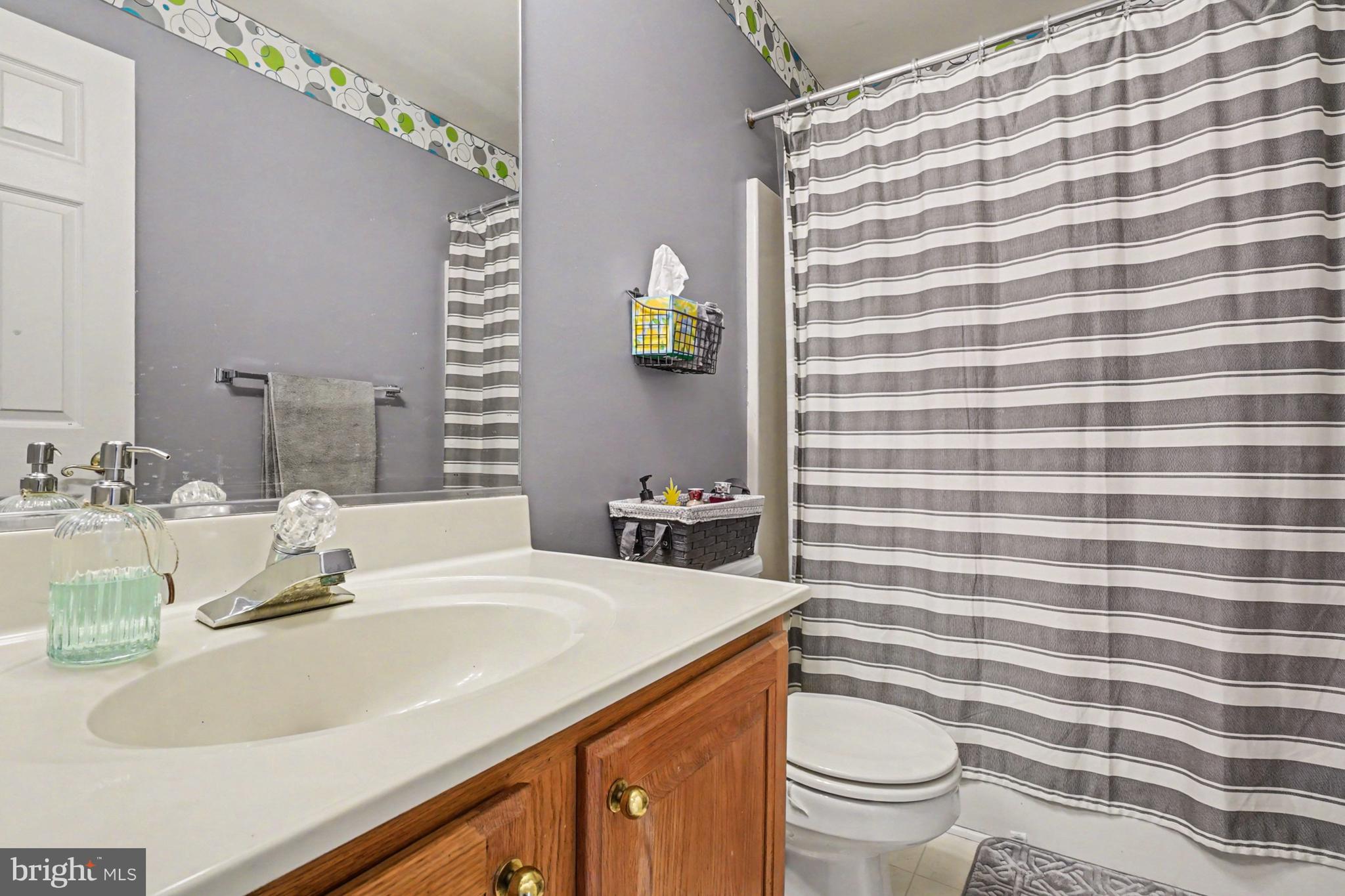 CONSTANT FRIENDSHIP - Residential