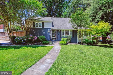 Photo of 11206 Mitscher Street, Kensington, MD 20895 (MLS # MDMC2125556) Photo of 11206 Mitscher Street, Kensington, MD 20895 (MLS # MDMC2125556)