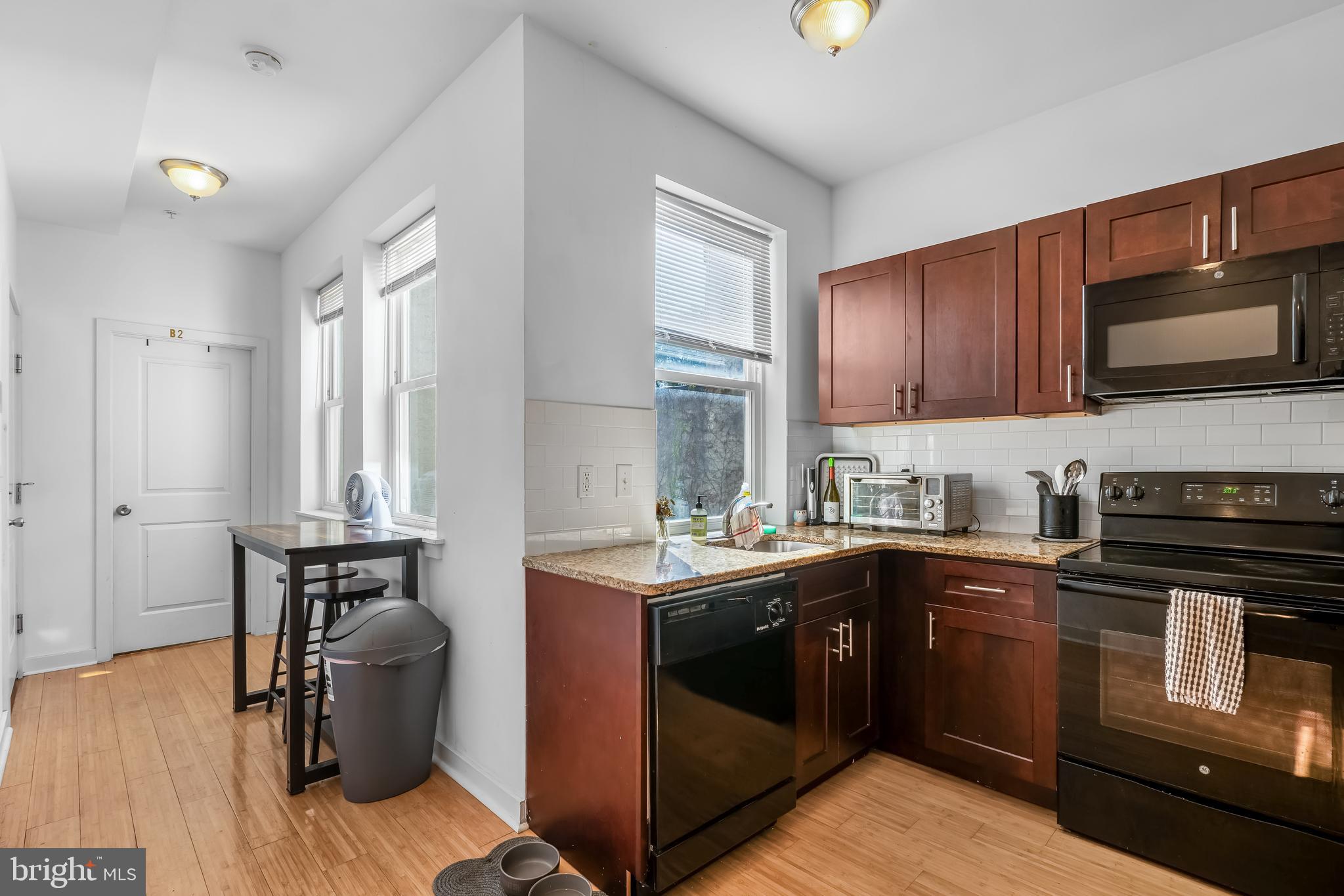 1724 MONUMENT STREET B