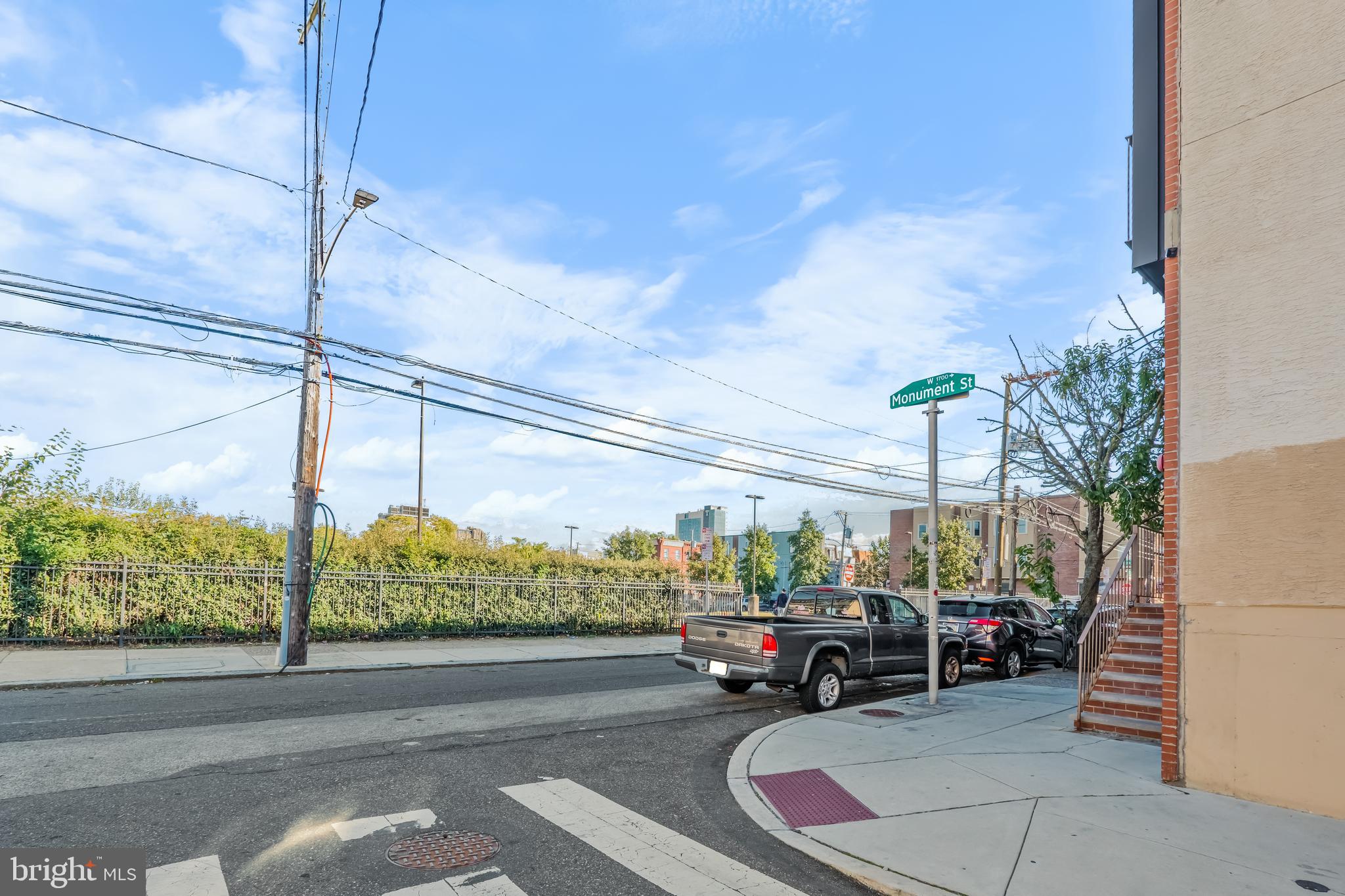 1724 MONUMENT STREET B