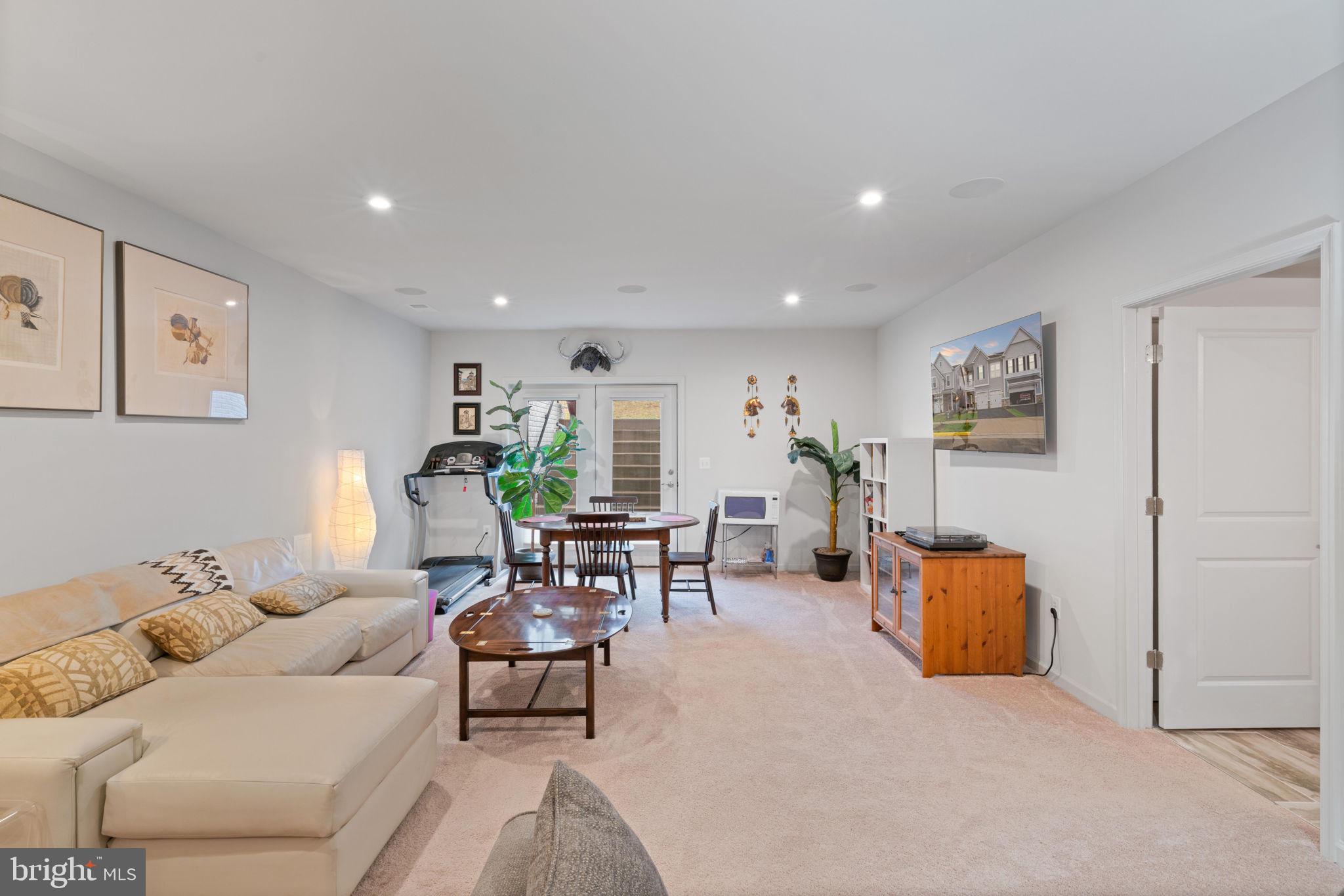 POTOMAC SHORES - Residential