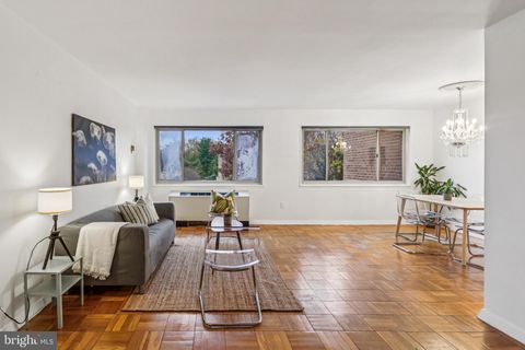 Photo of 3900 Tunlaw Road NW #518, WASHINGTON, DC 20007 (MLS # DCDC2232902)