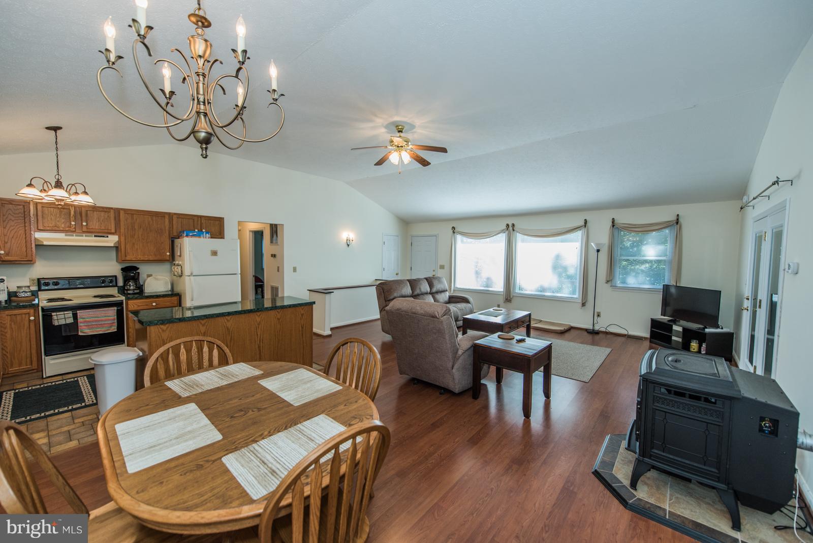 ROUSE MOUNTAIN - Residential