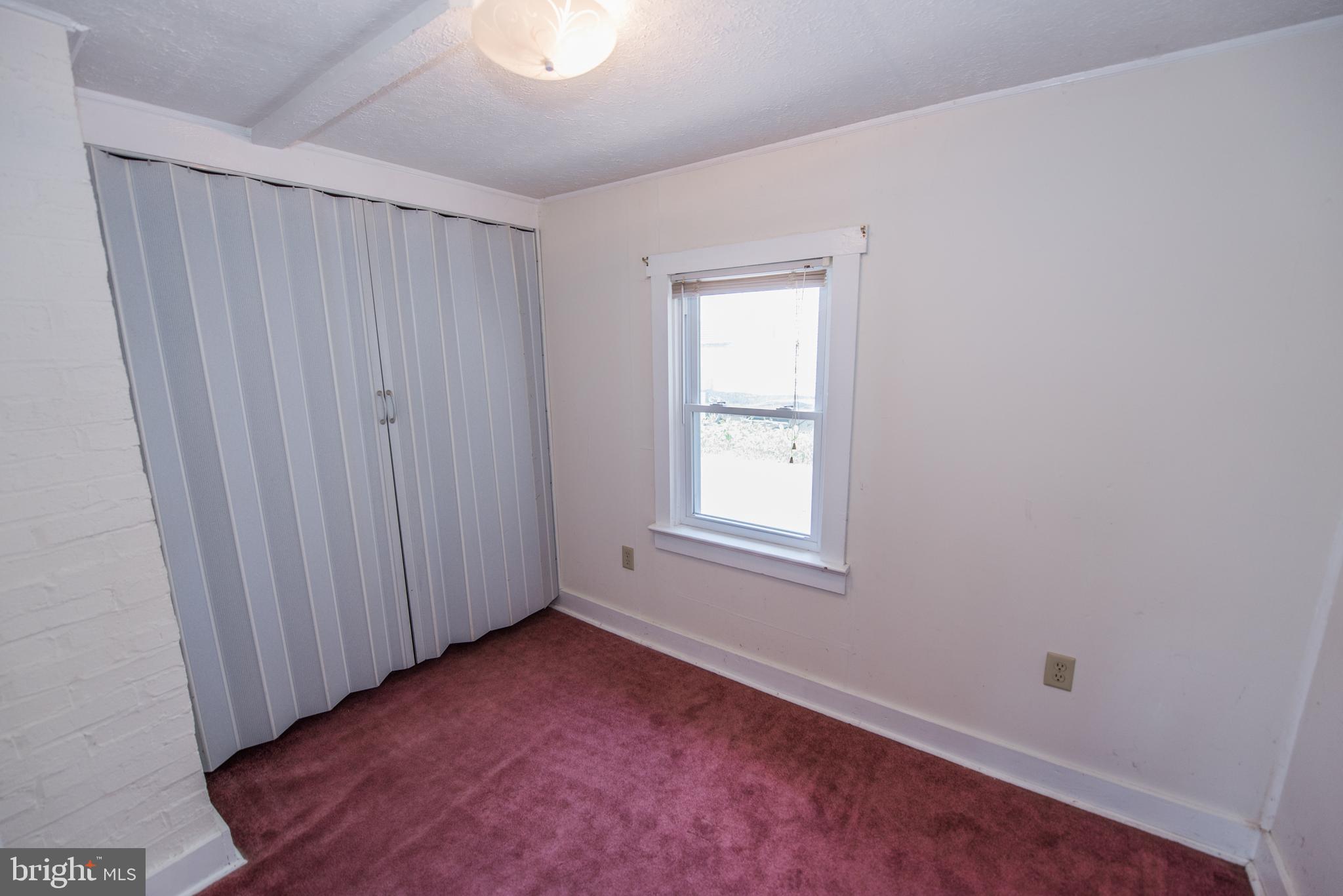 ROUND HILL - Residential