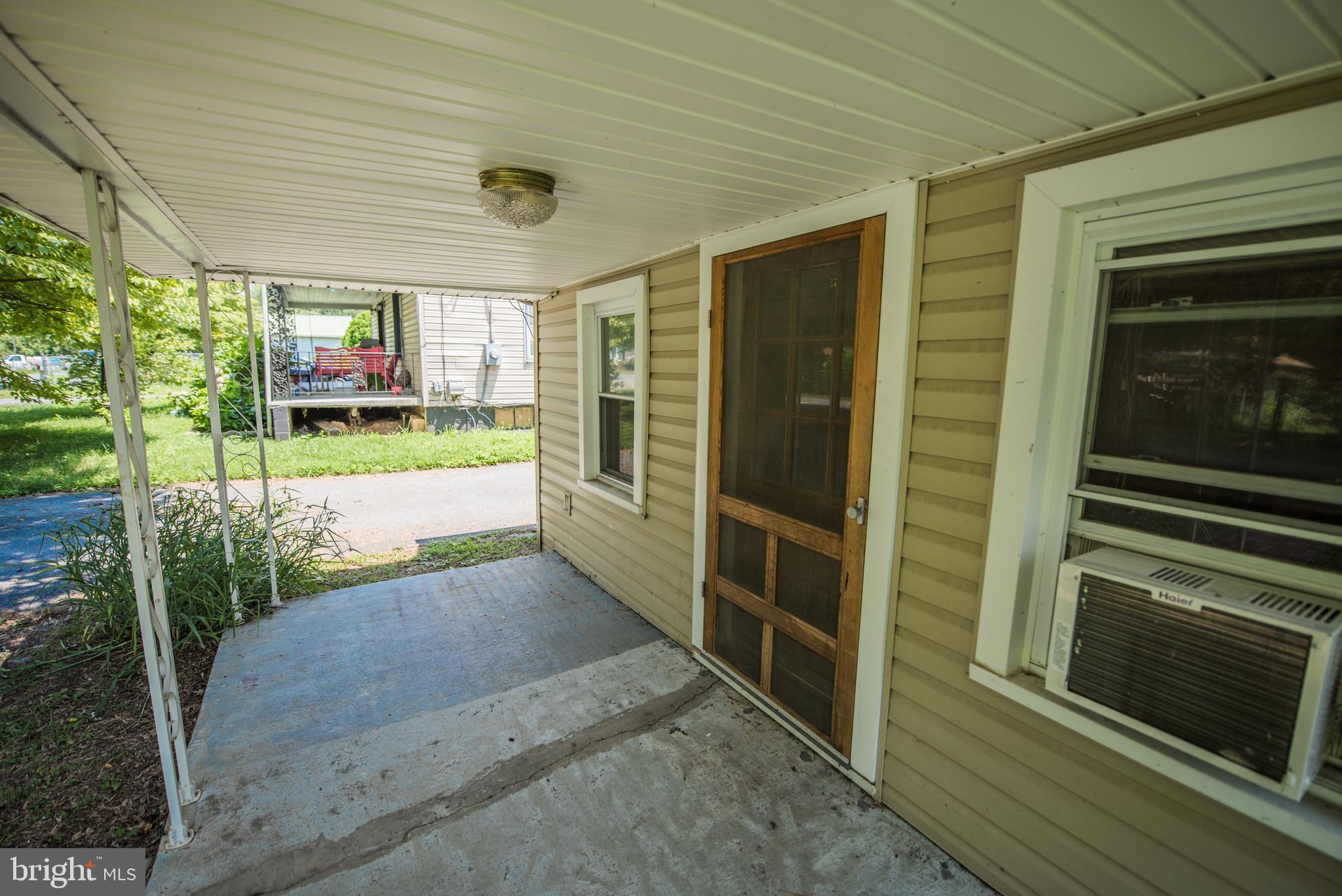 ROUND HILL - Residential