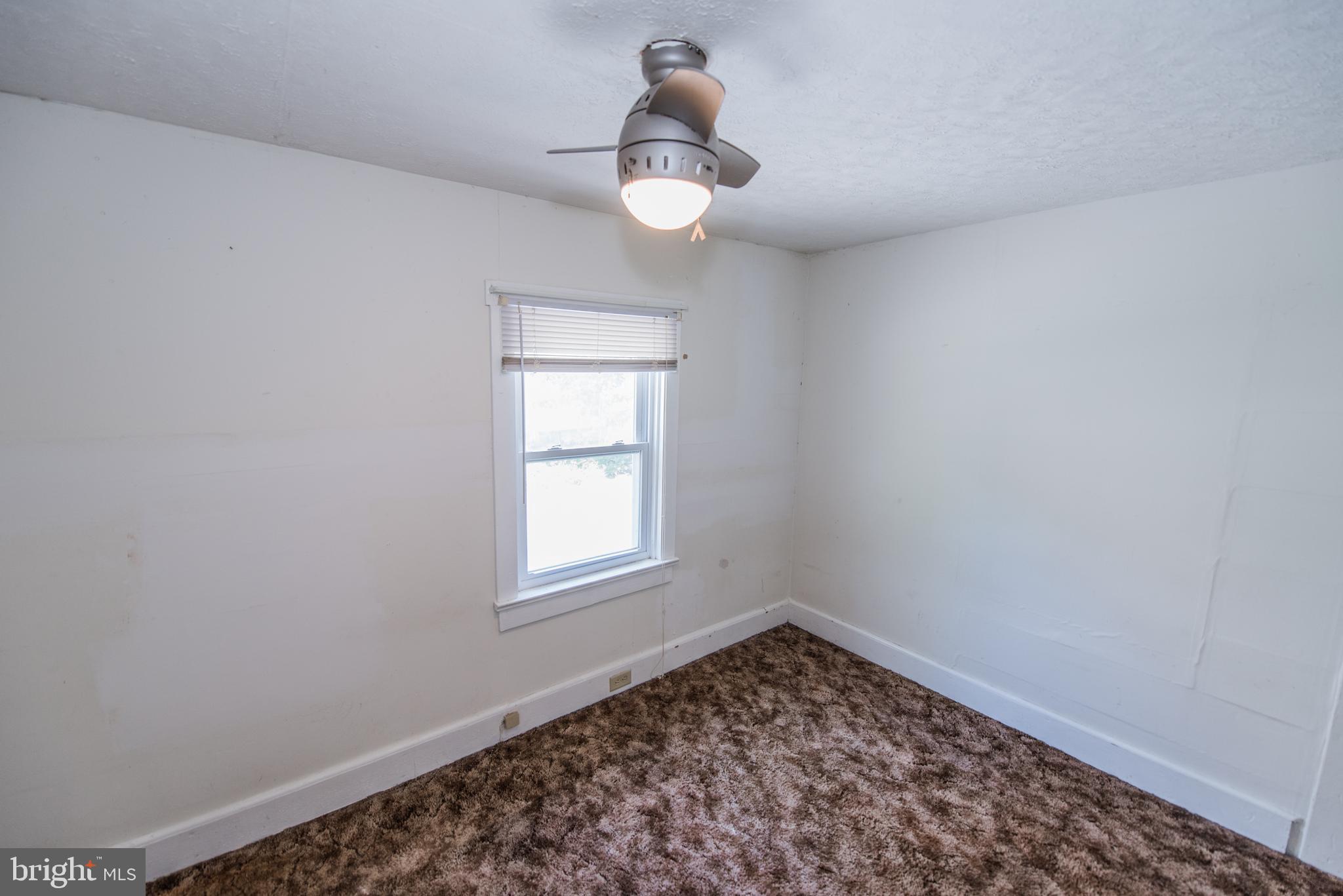 ROUND HILL - Residential