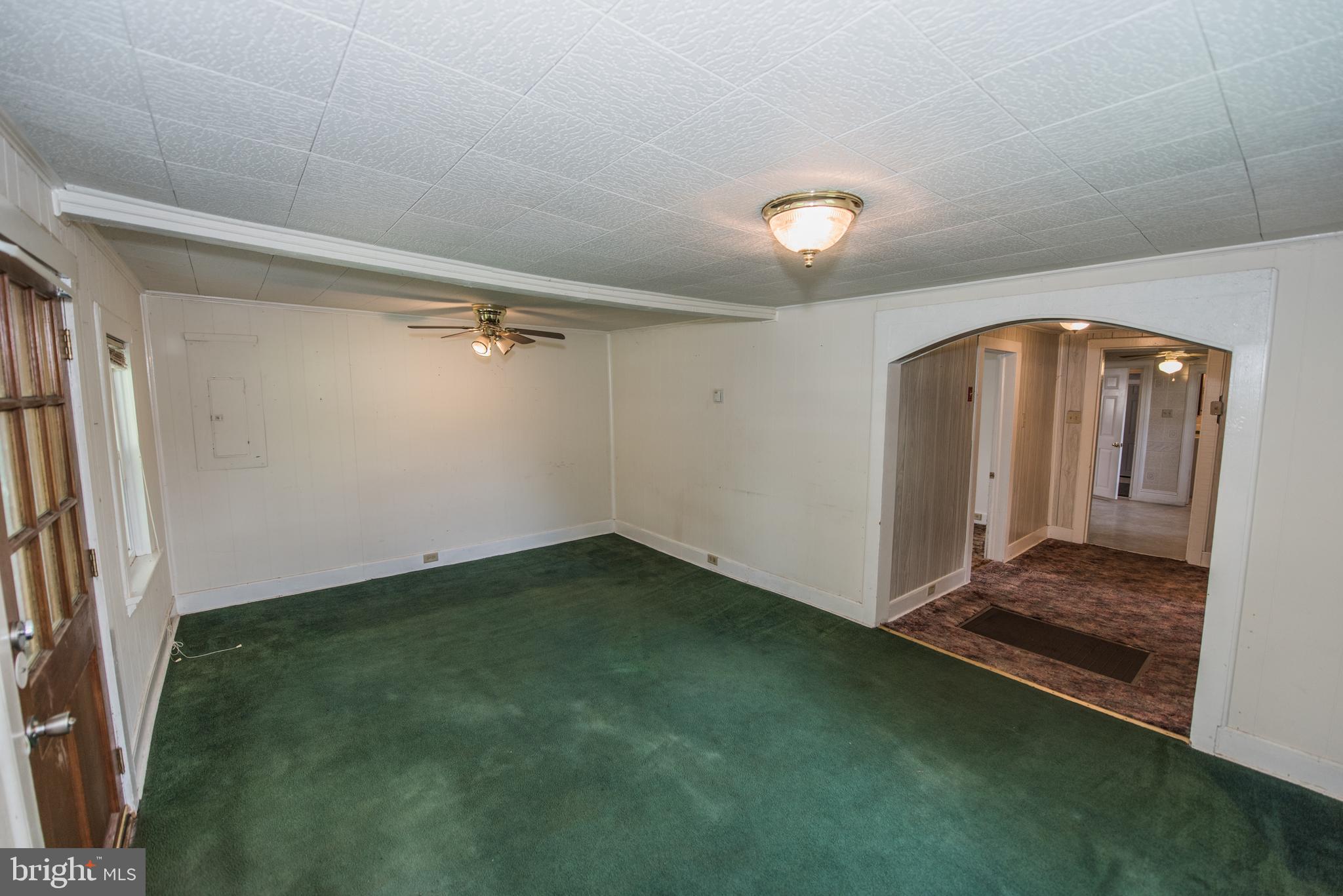 ROUND HILL - Residential