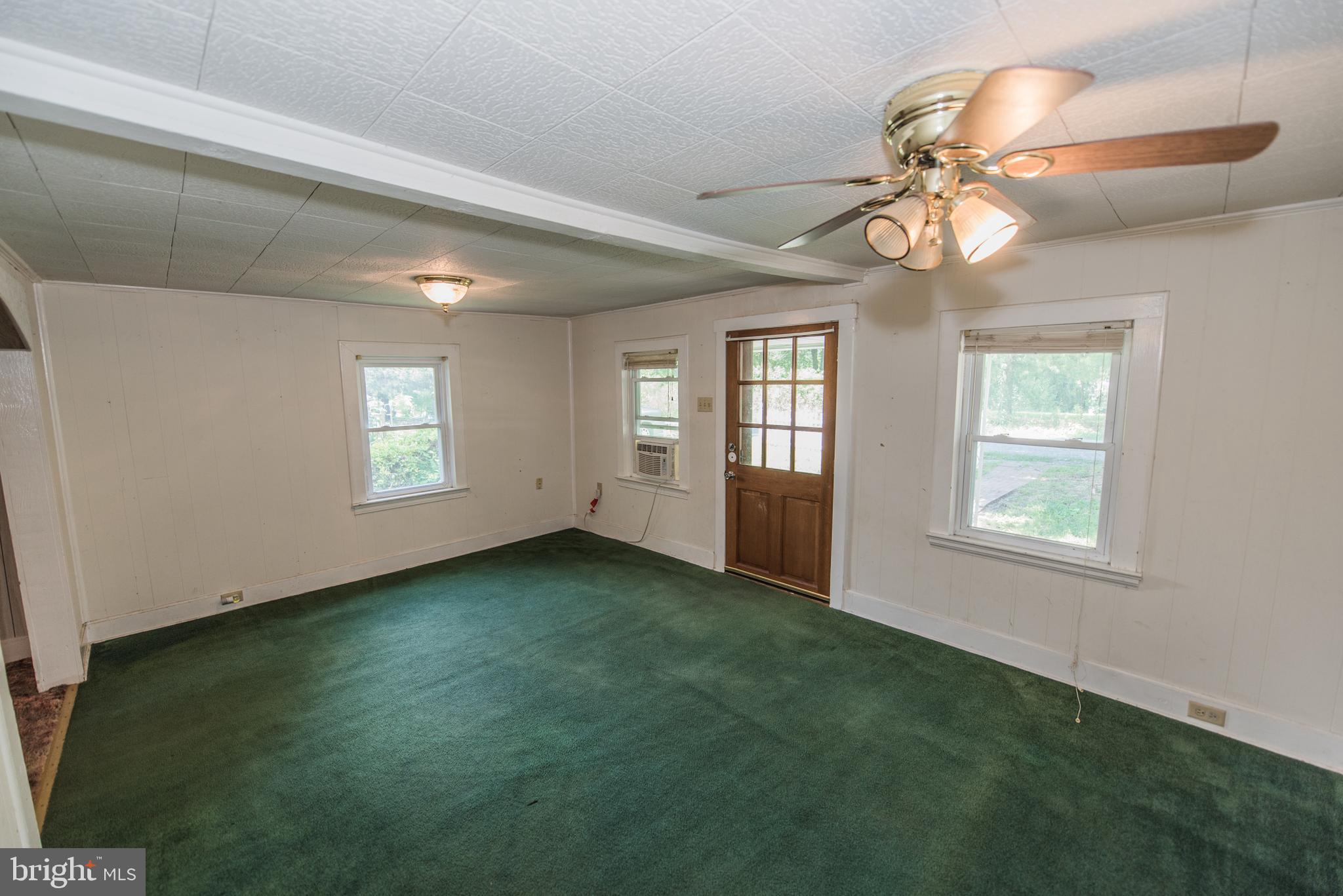 ROUND HILL - Residential