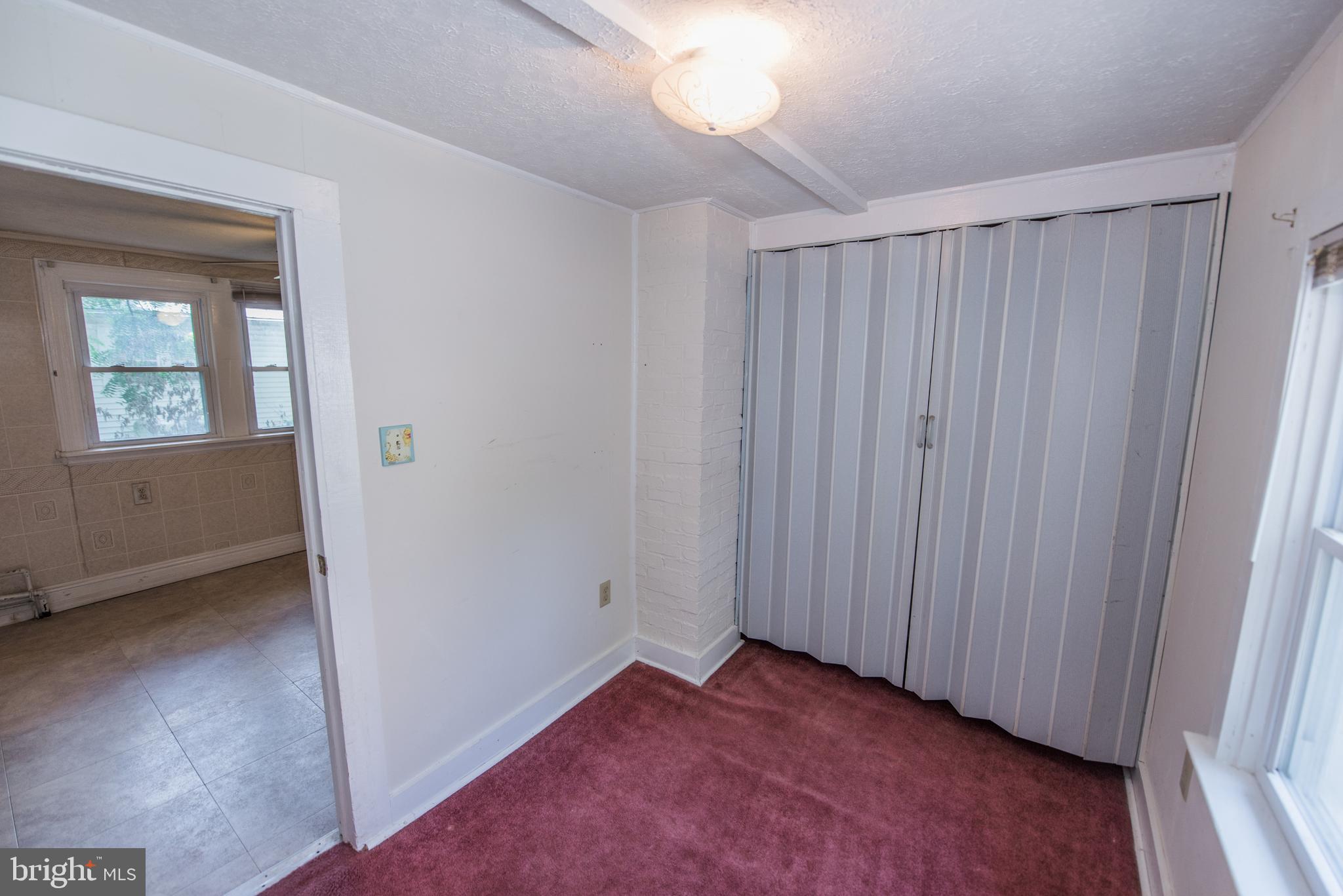 ROUND HILL - Residential