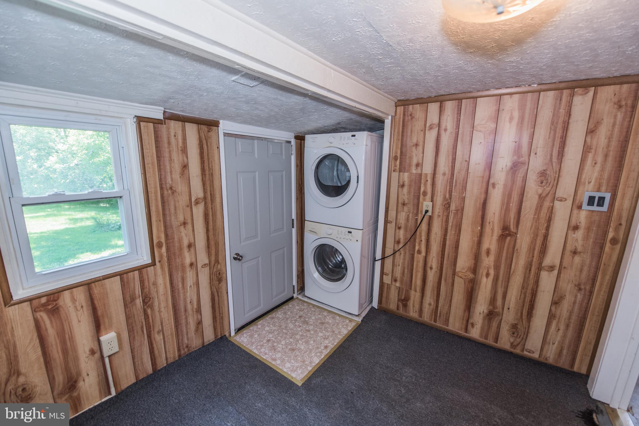 ROUND HILL - Residential