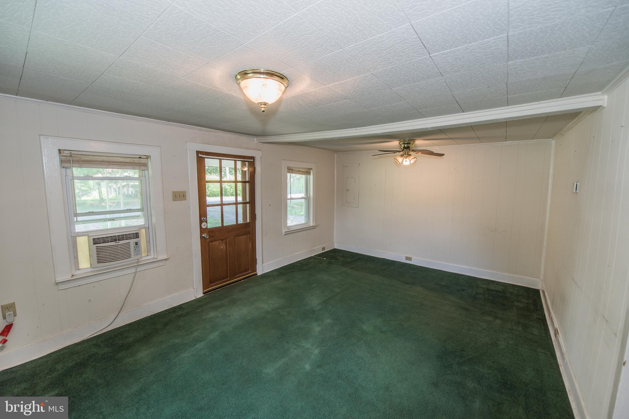 ROUND HILL - Residential