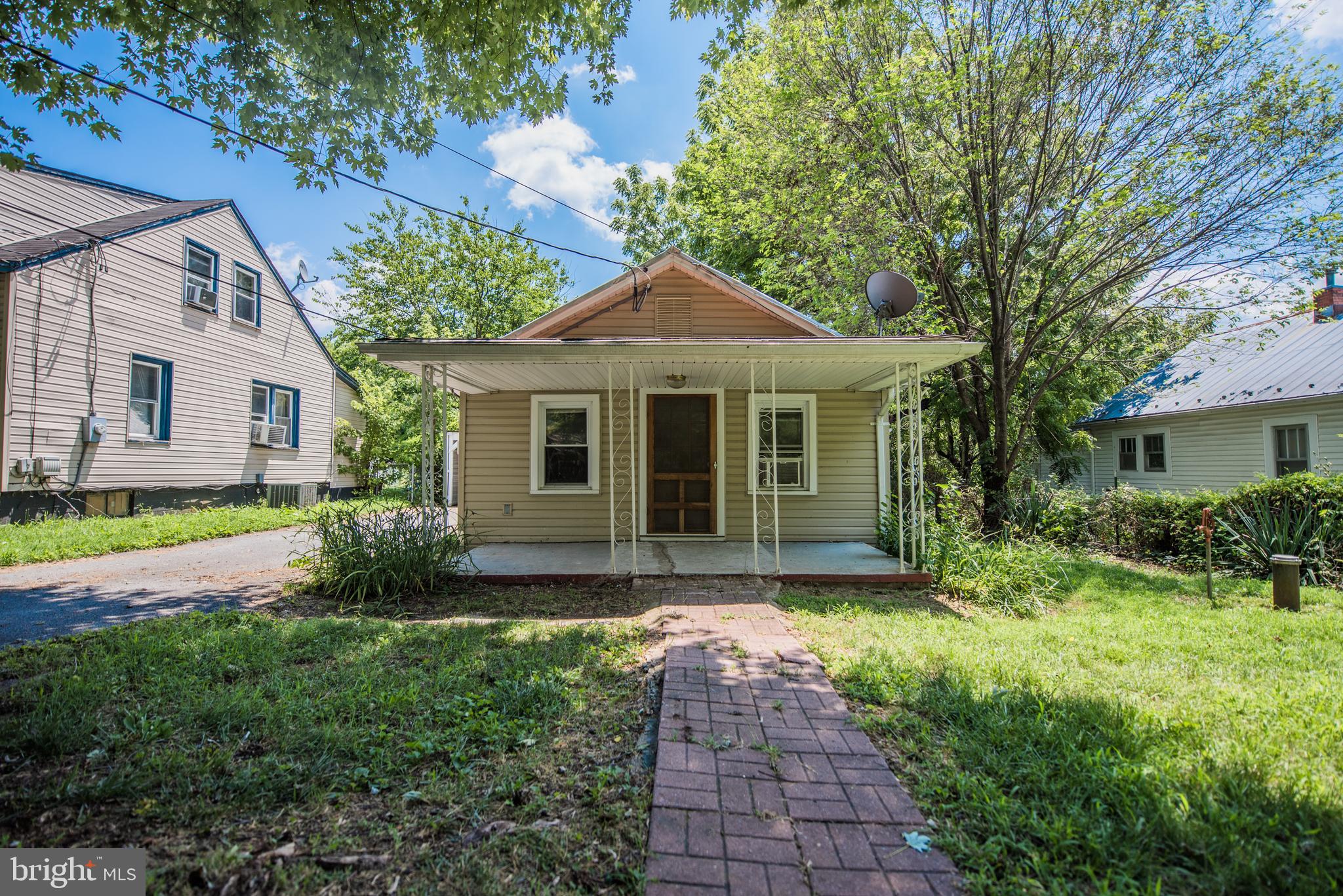 ROUND HILL - Residential