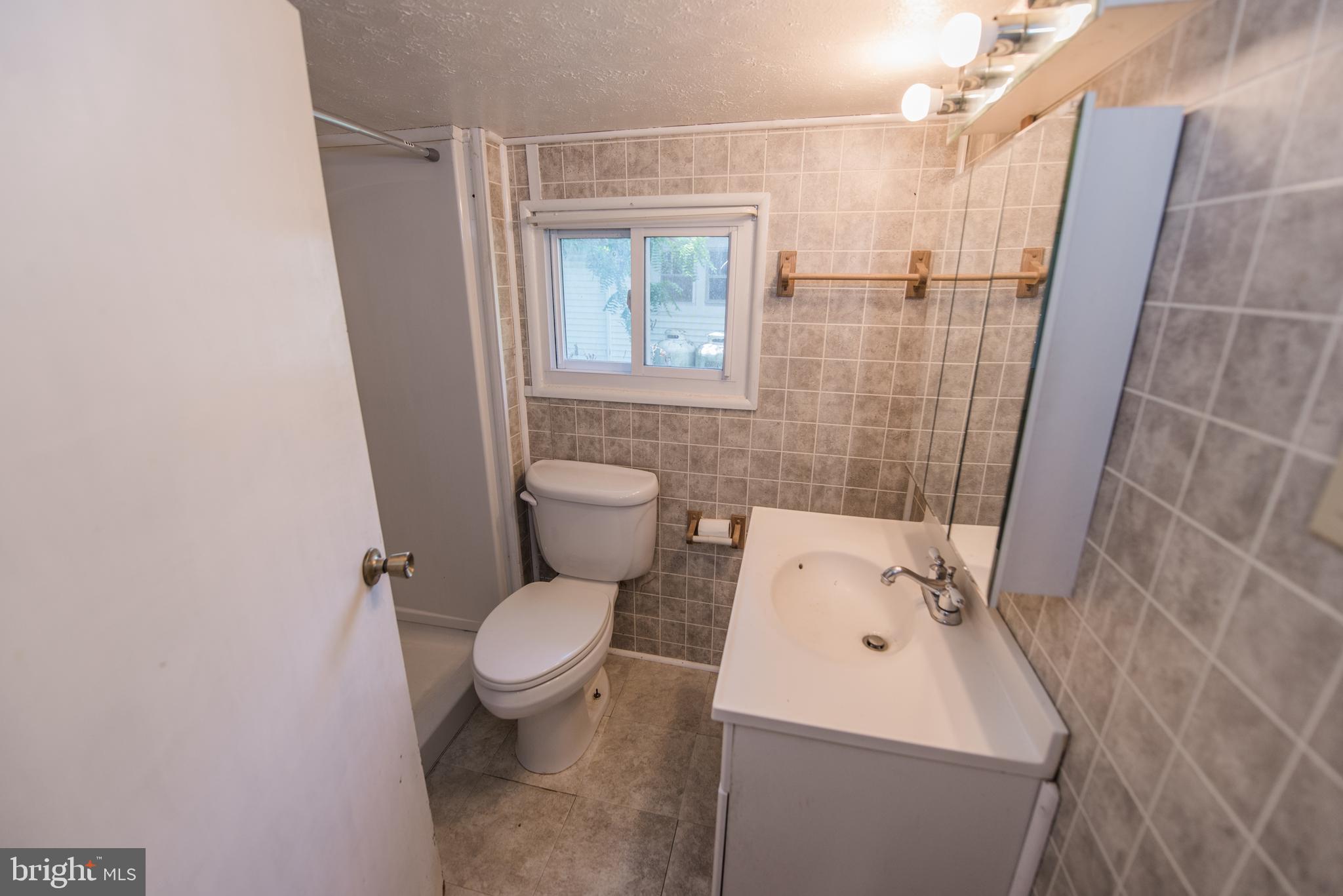 ROUND HILL - Residential