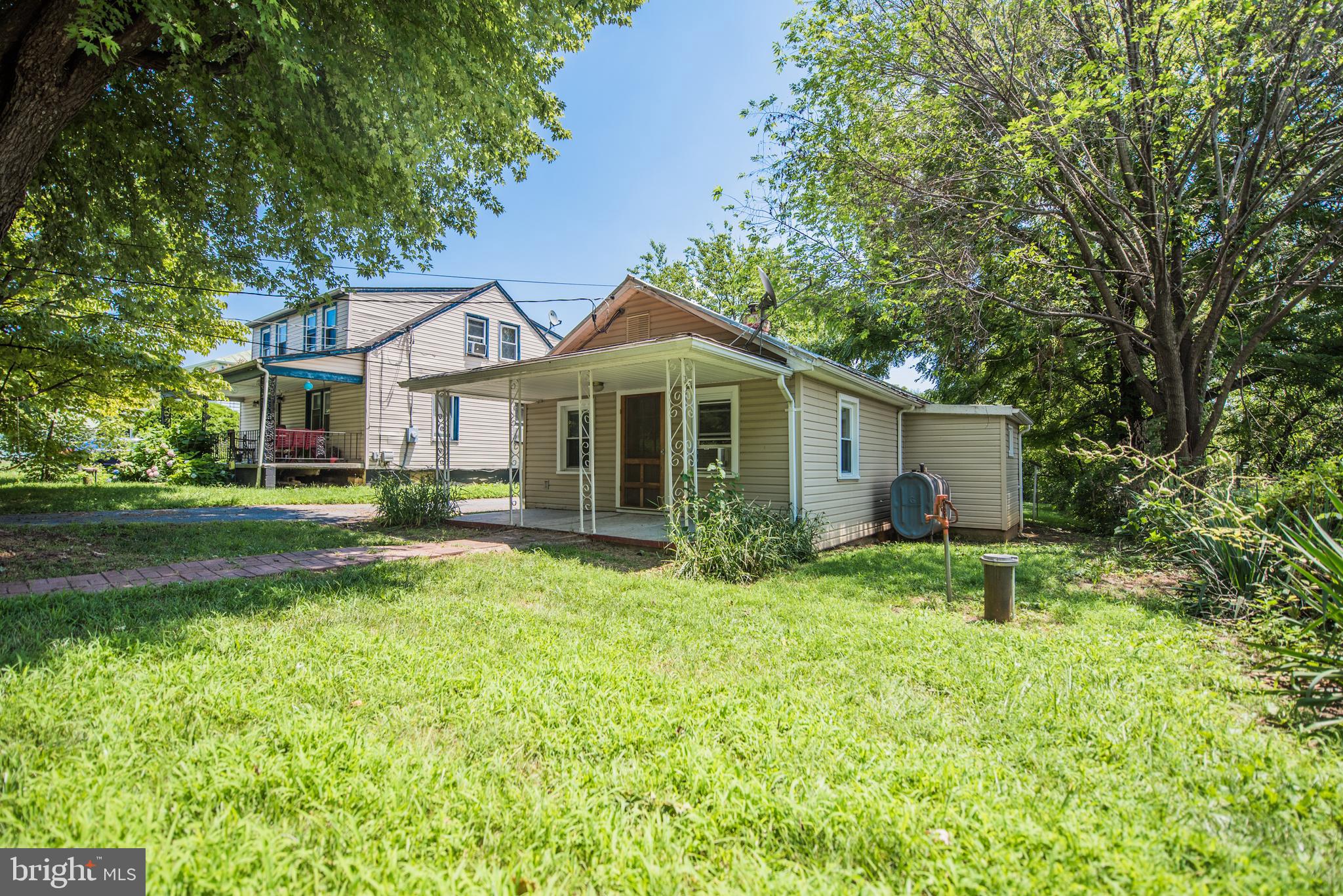 ROUND HILL - Residential