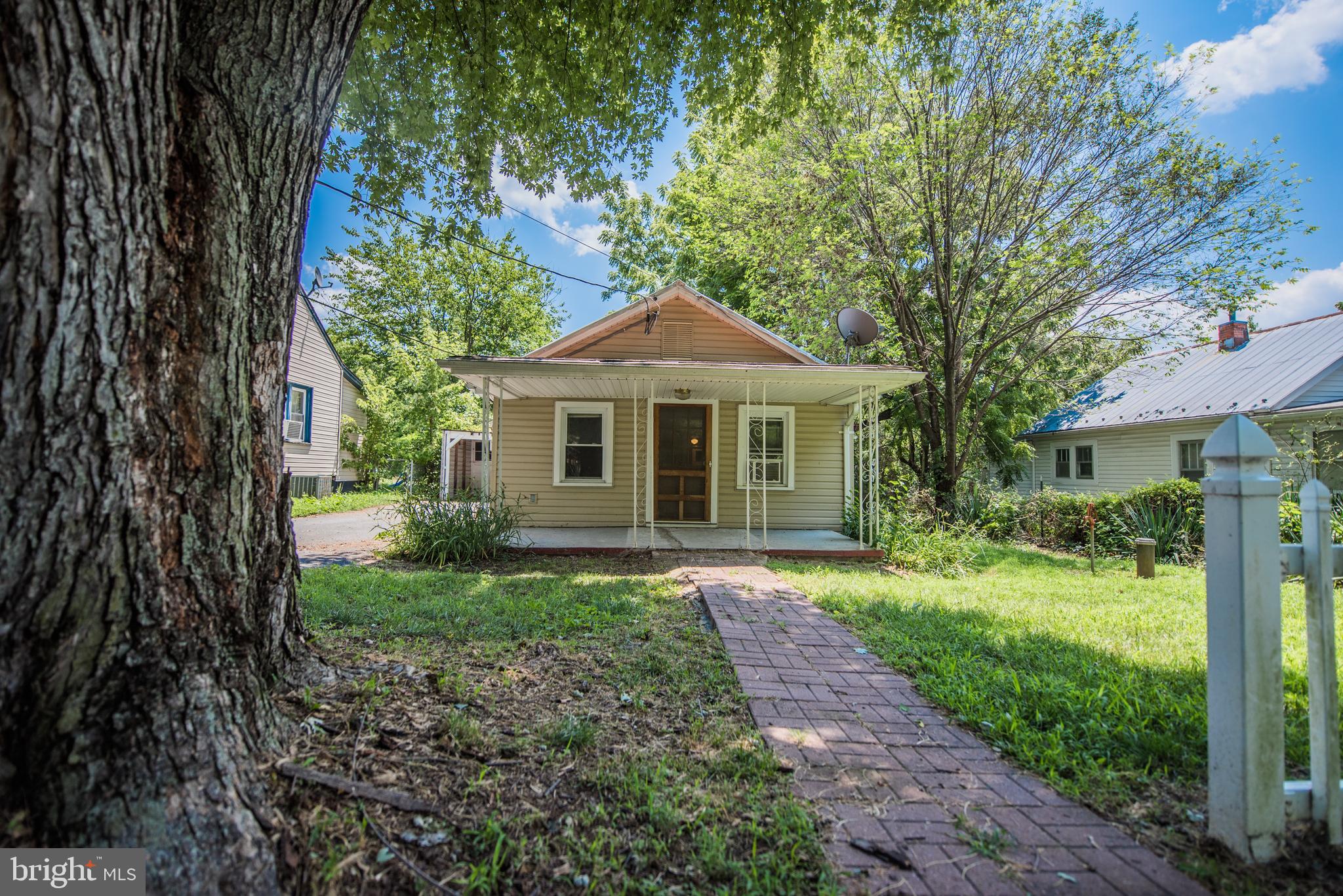 ROUND HILL - Residential