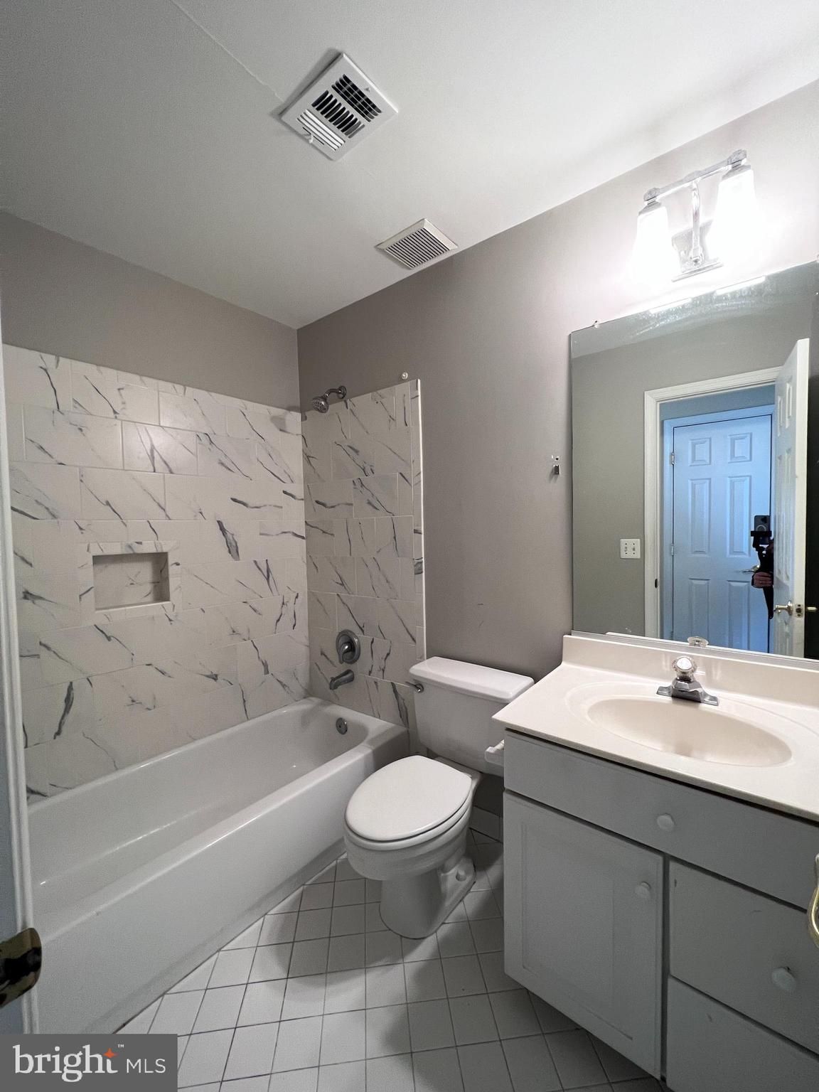 LOWES ISLAND - Residential Lease