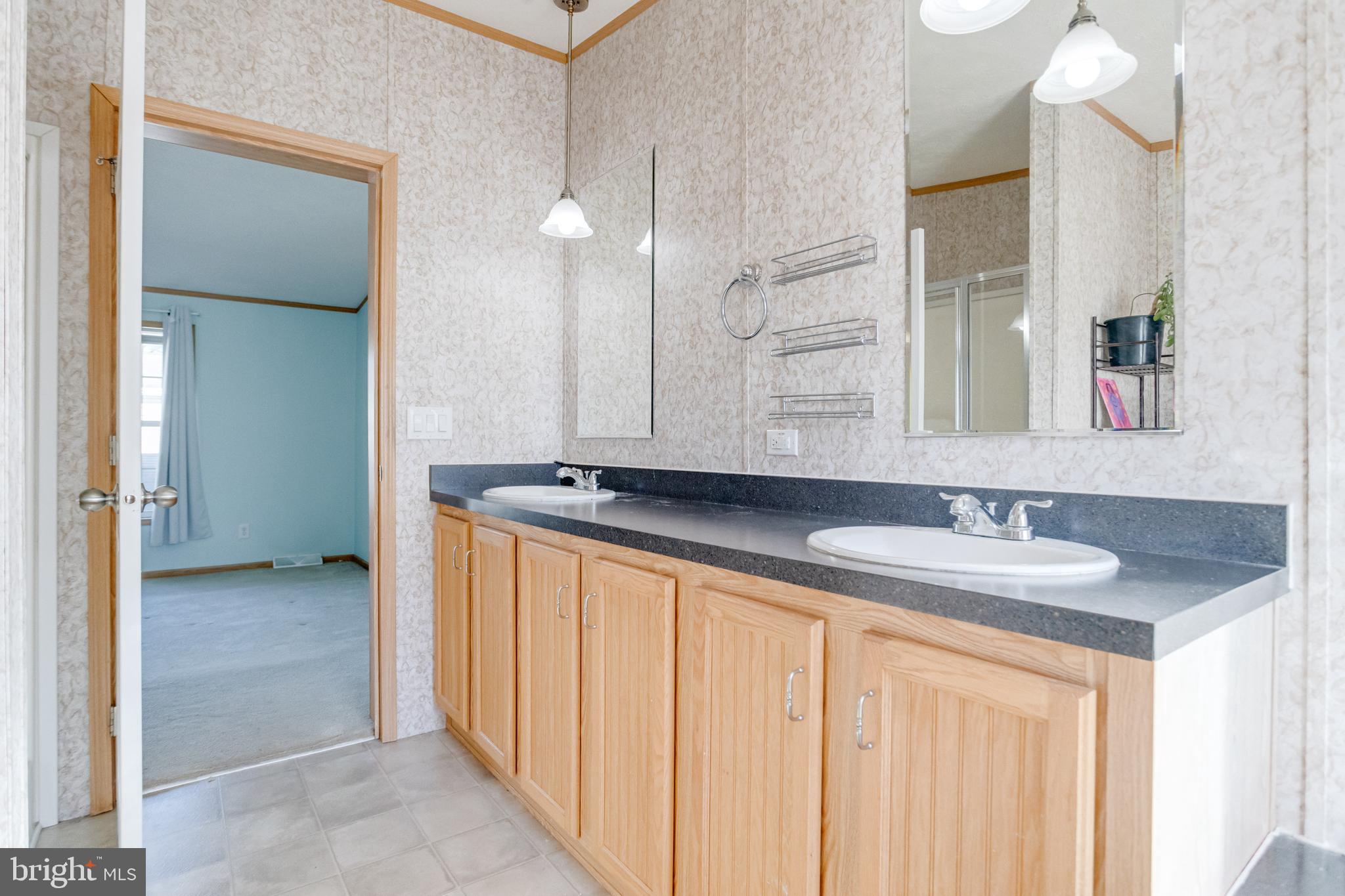 ARUNDEL MOBILE VILLAGE - Residential