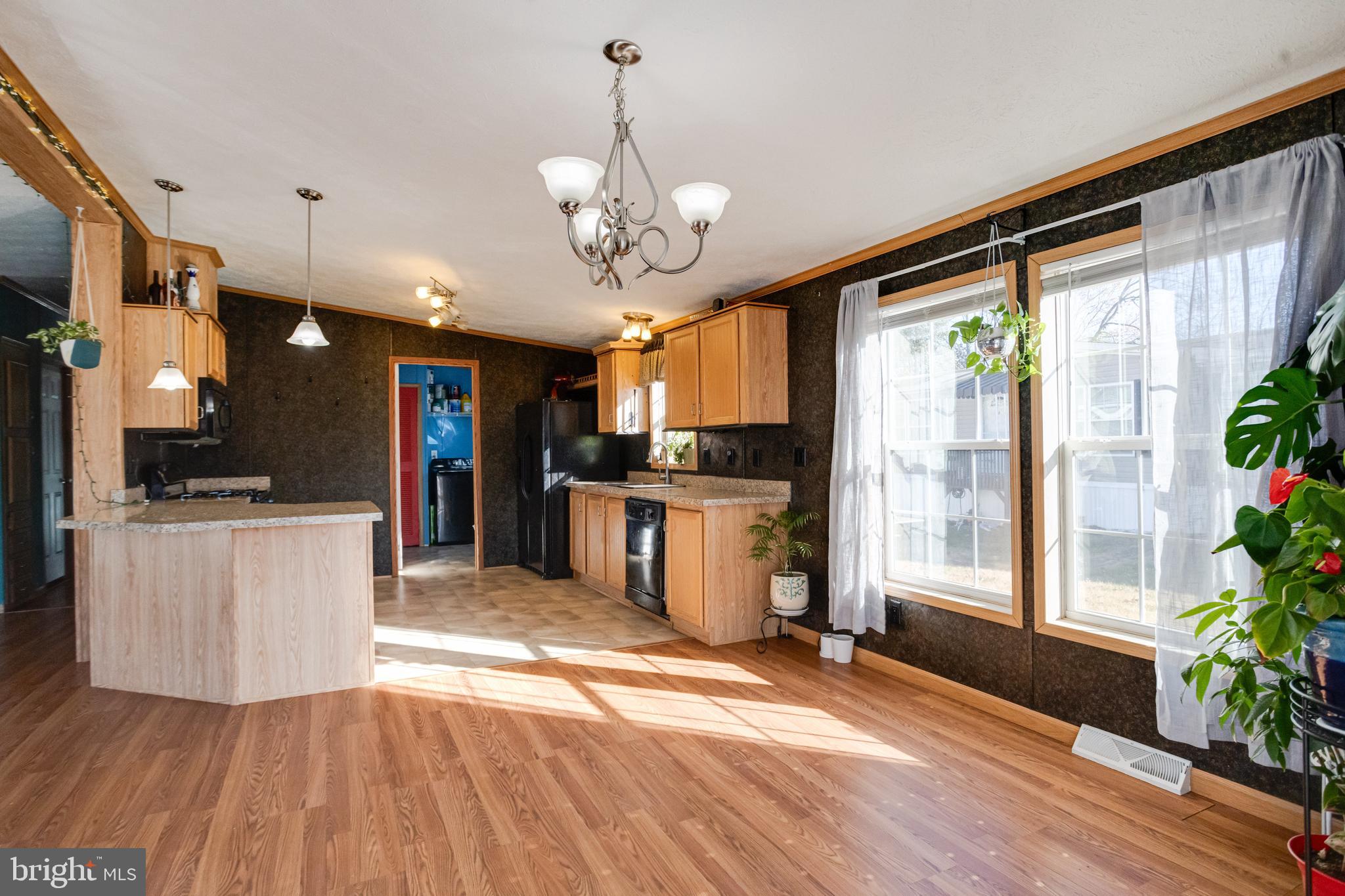 ARUNDEL MOBILE VILLAGE - Residential