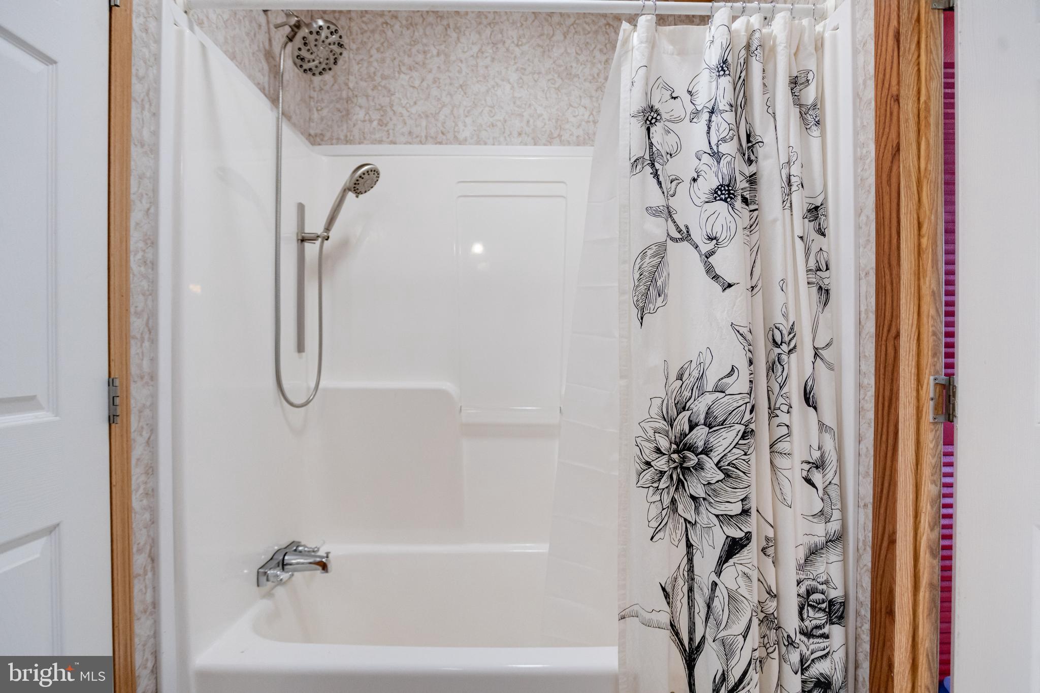 ARUNDEL MOBILE VILLAGE - Residential