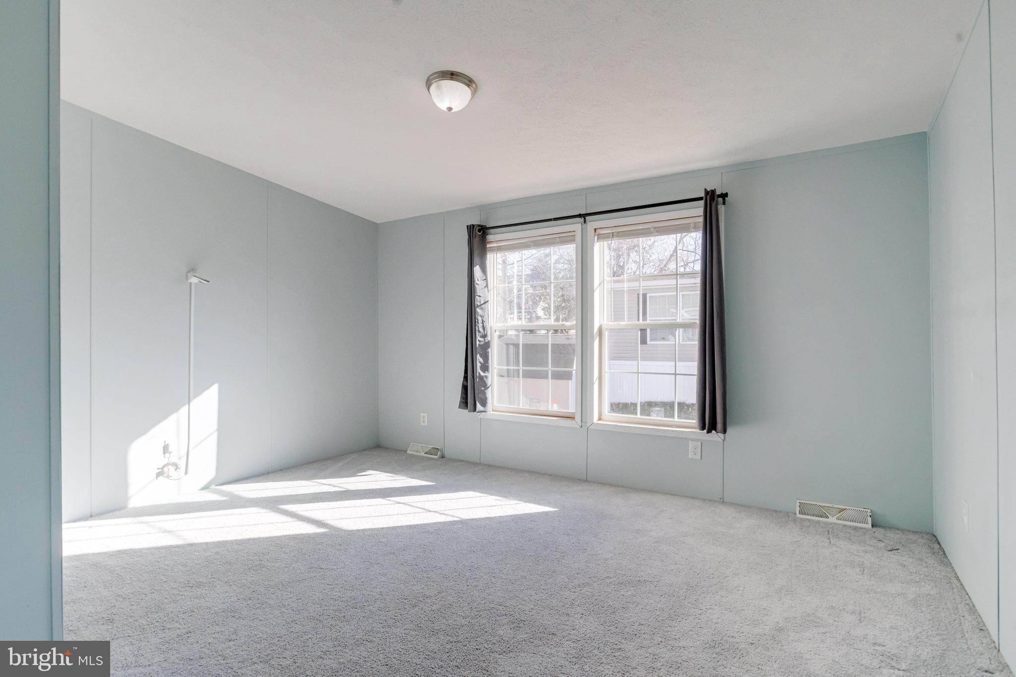 ARUNDEL MOBILE VILLAGE - Residential