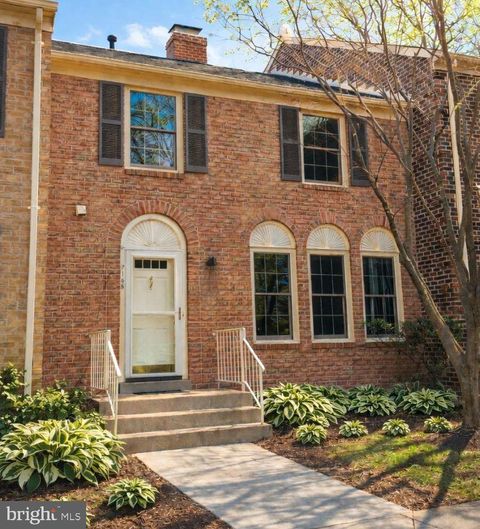 2145 KINGS MILL COURT FALLS CHURCH VA 22043