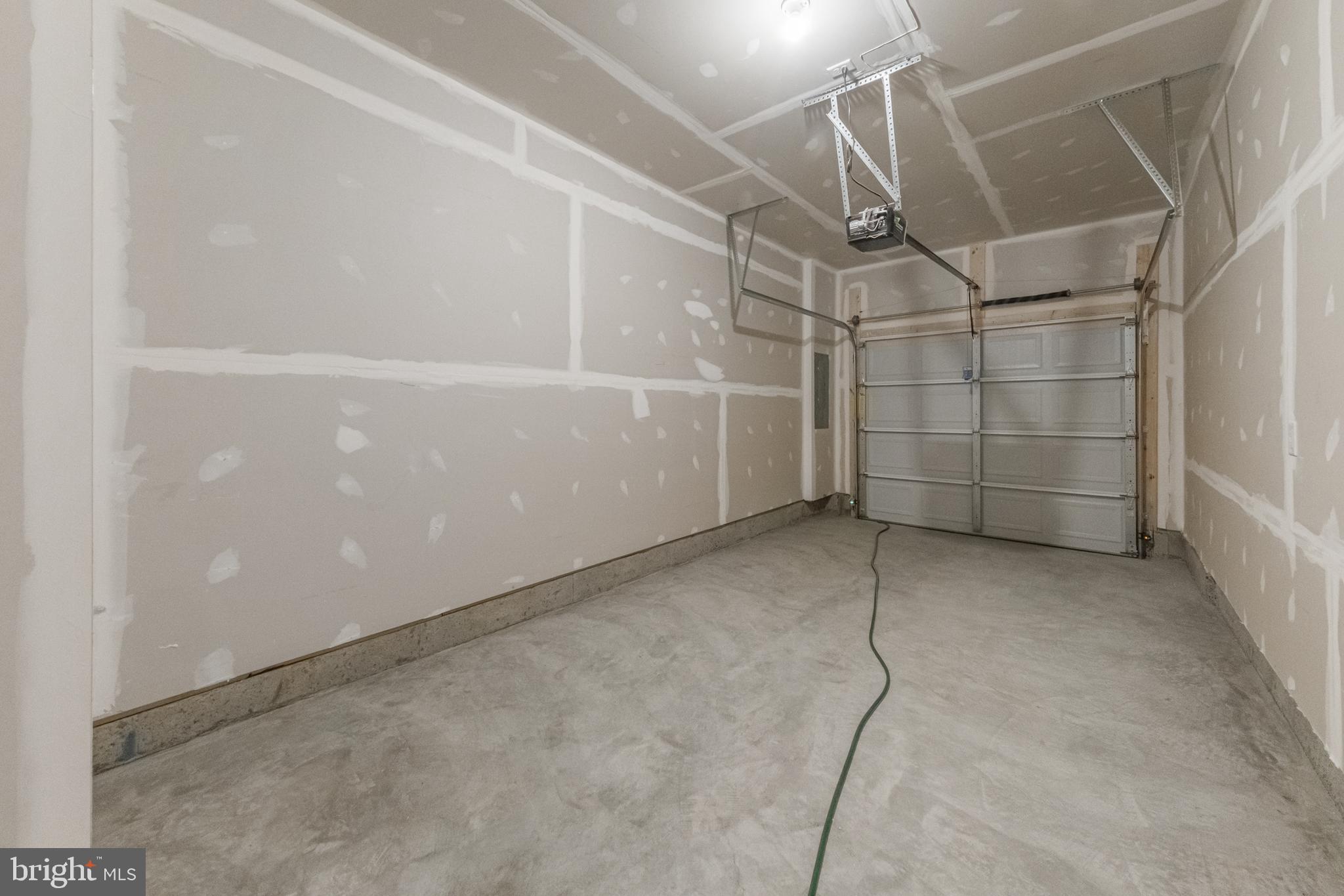 VALLEY VIEW - Residential Lease