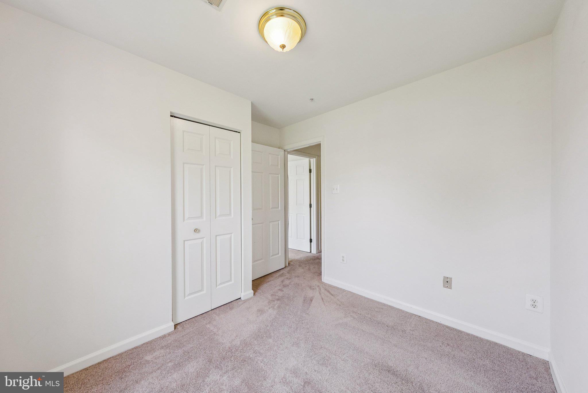 PINEY GLEN VILLAGE - Residential Lease