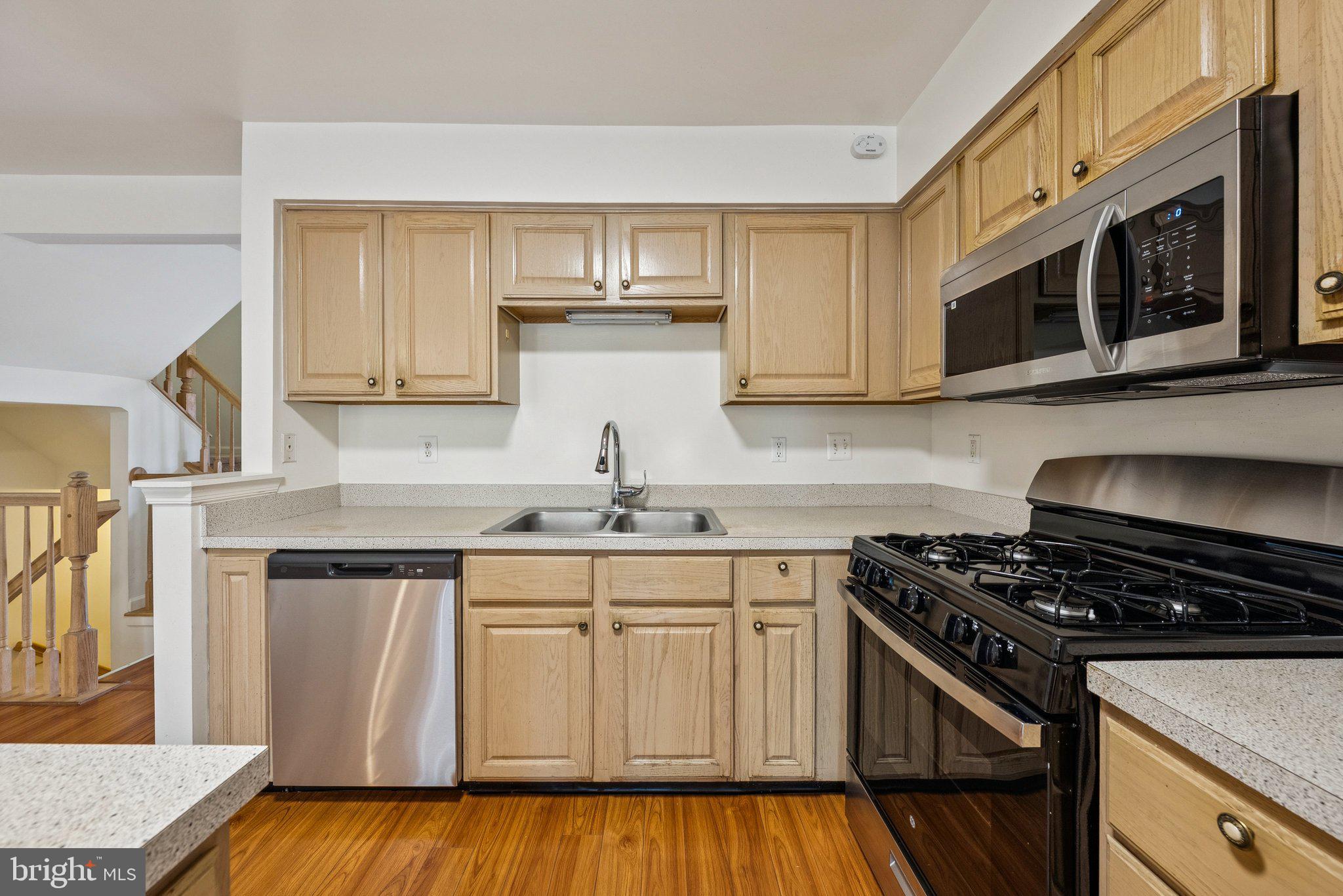 PINEY GLEN VILLAGE - Residential Lease