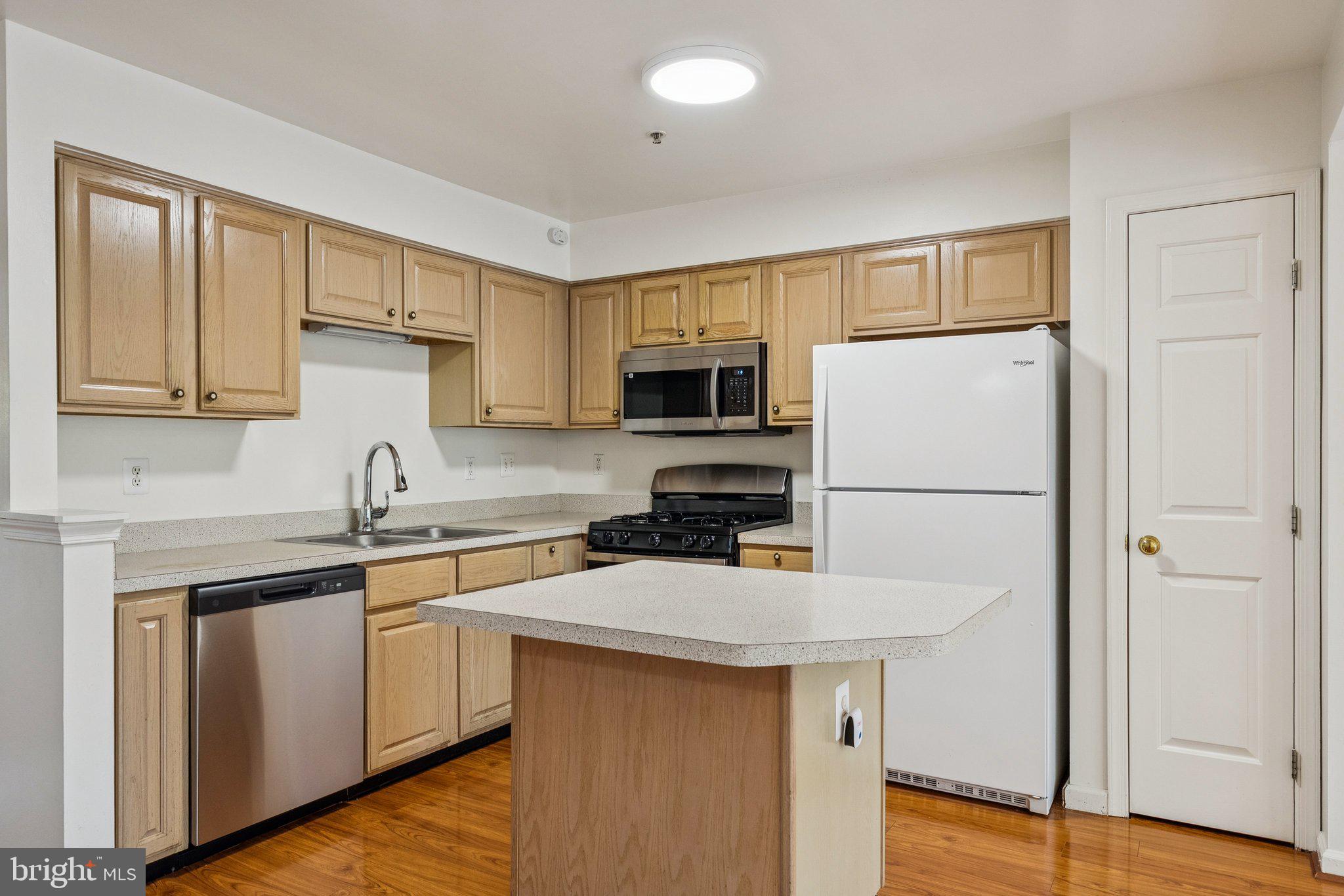 PINEY GLEN VILLAGE - Residential Lease