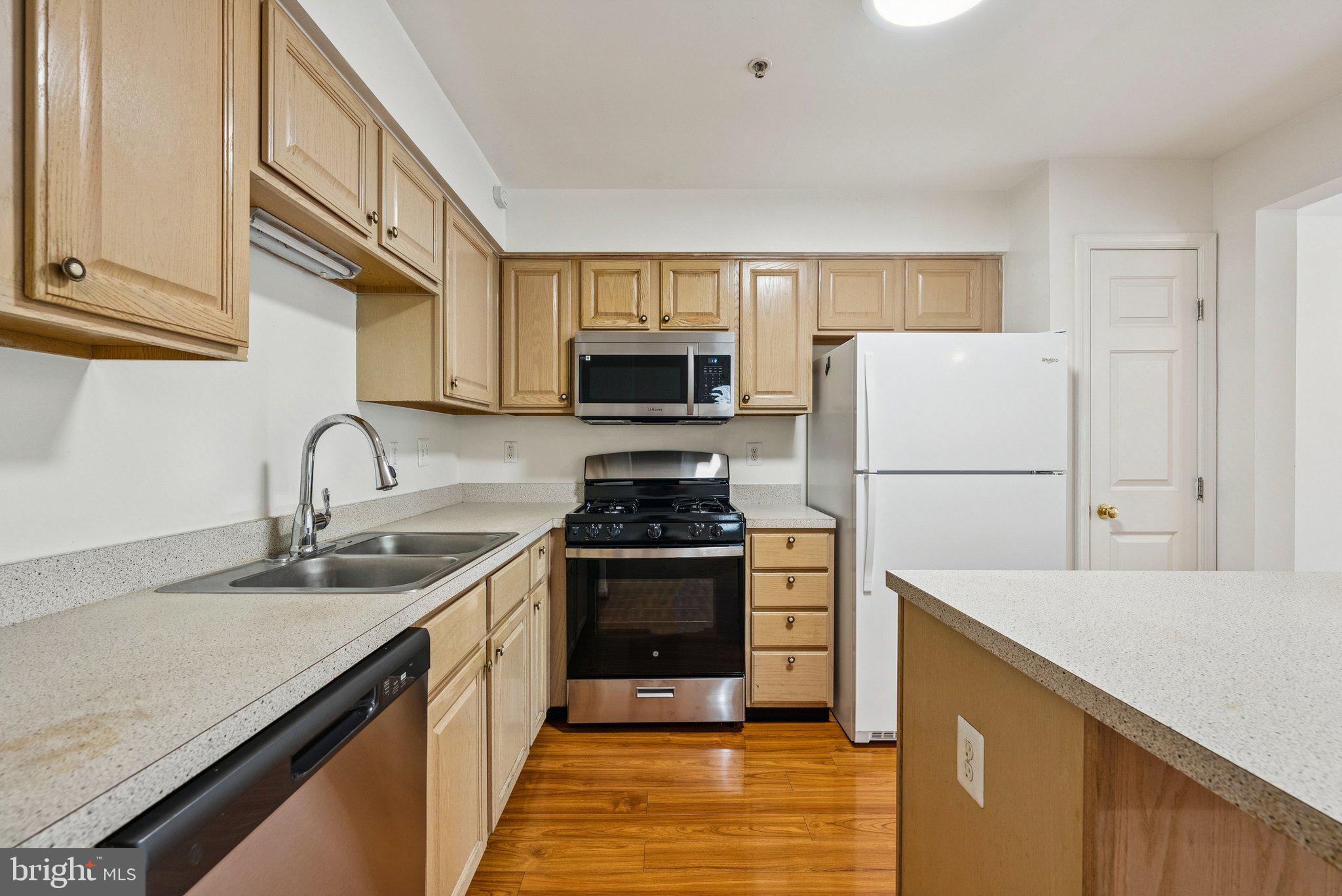 PINEY GLEN VILLAGE - Residential Lease