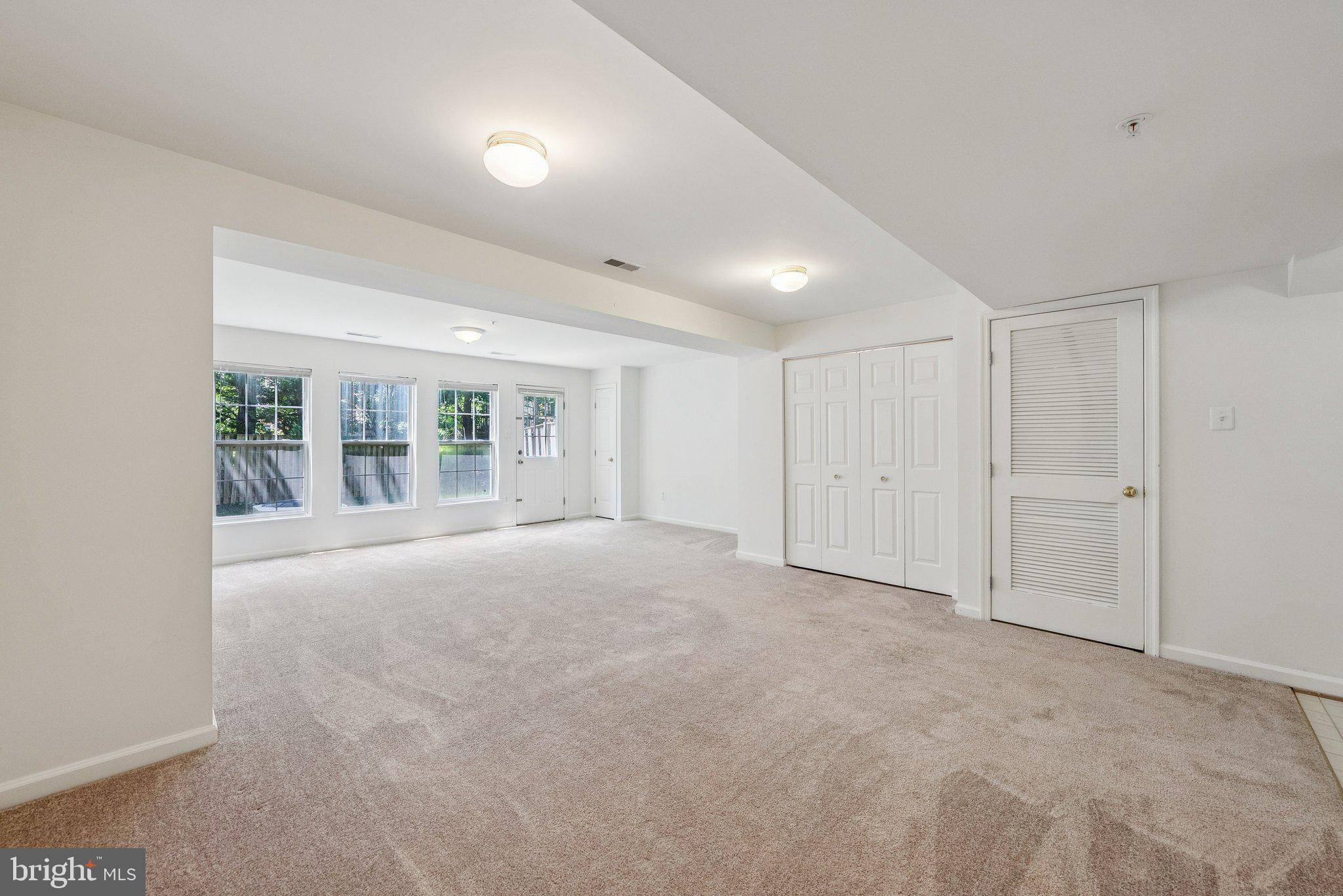 PINEY GLEN VILLAGE - Residential Lease